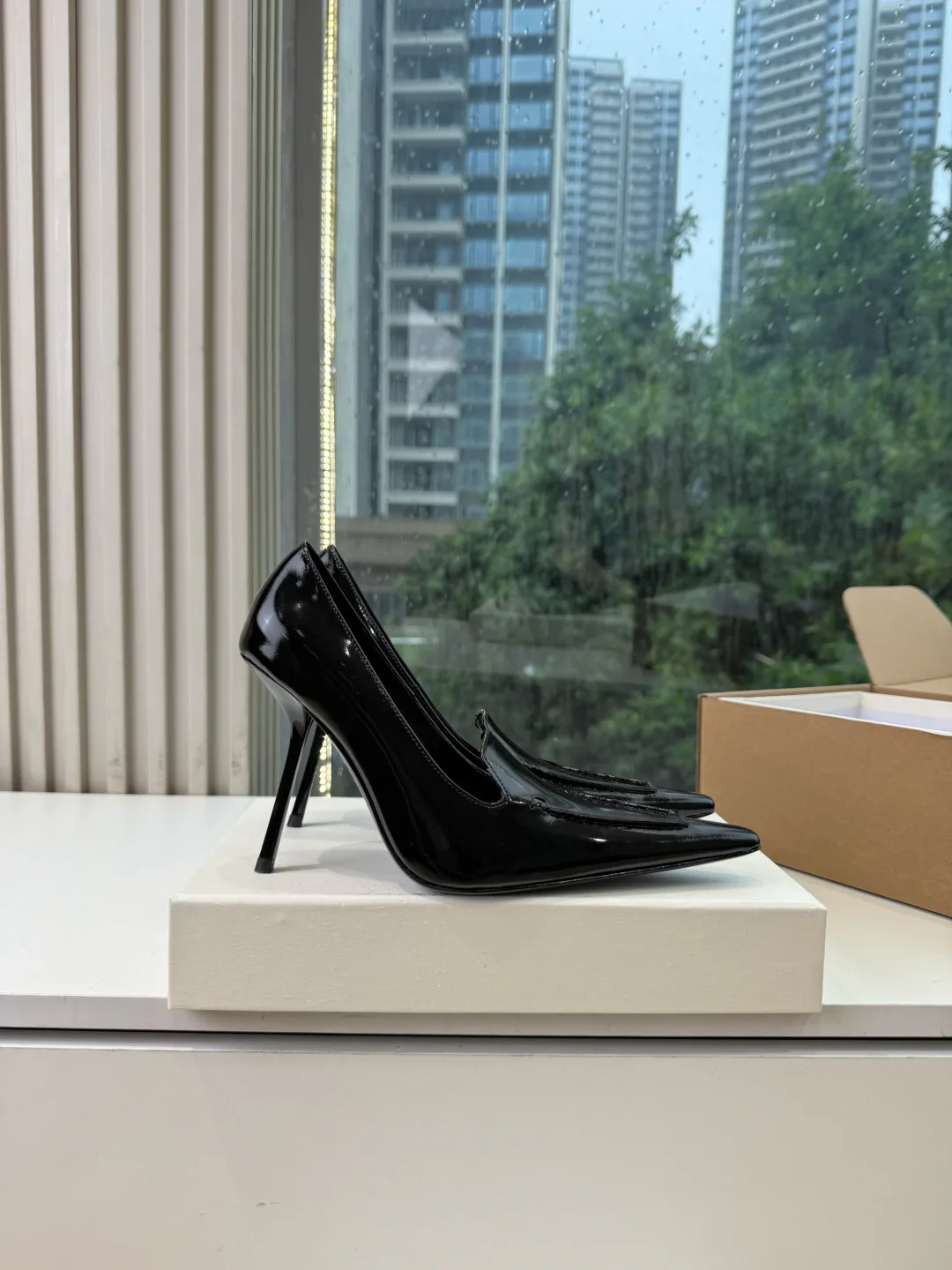 Women's Heels SAINT LAURENT 18104142