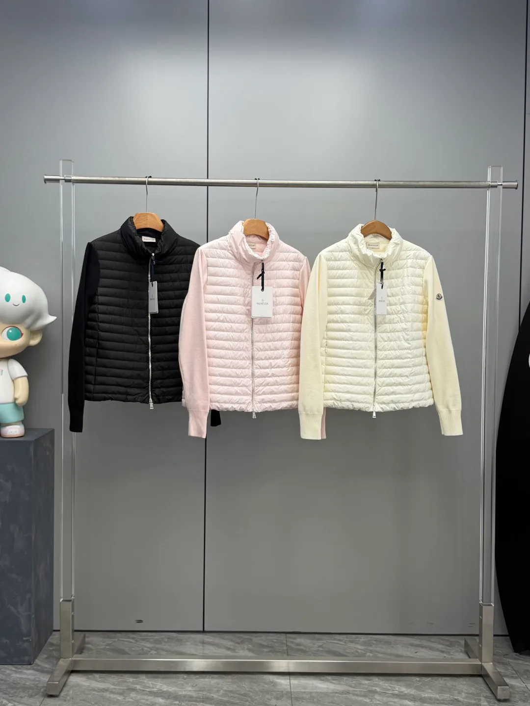 Women's Jackets And Down Jackets MONCLER 17758418