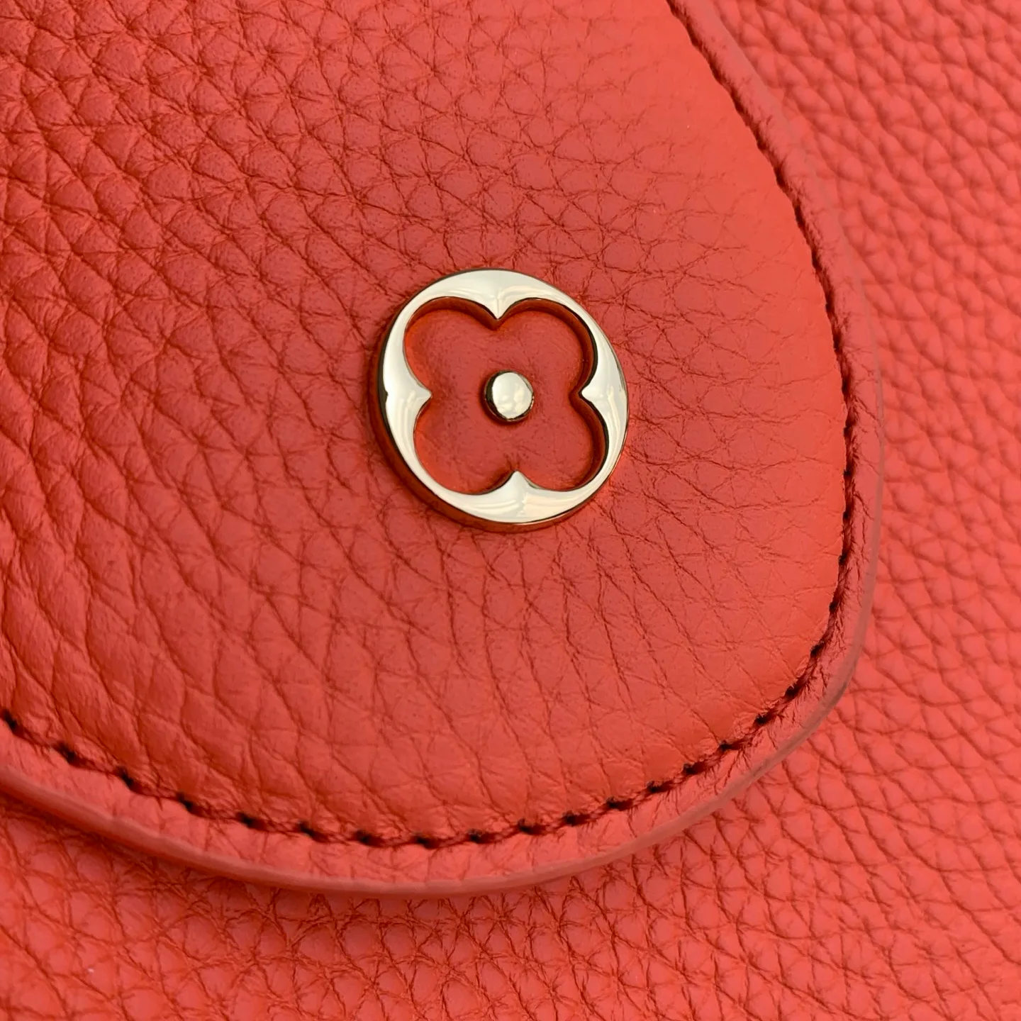 Women's Classic Handbags LOUIS VUITTON 18147582