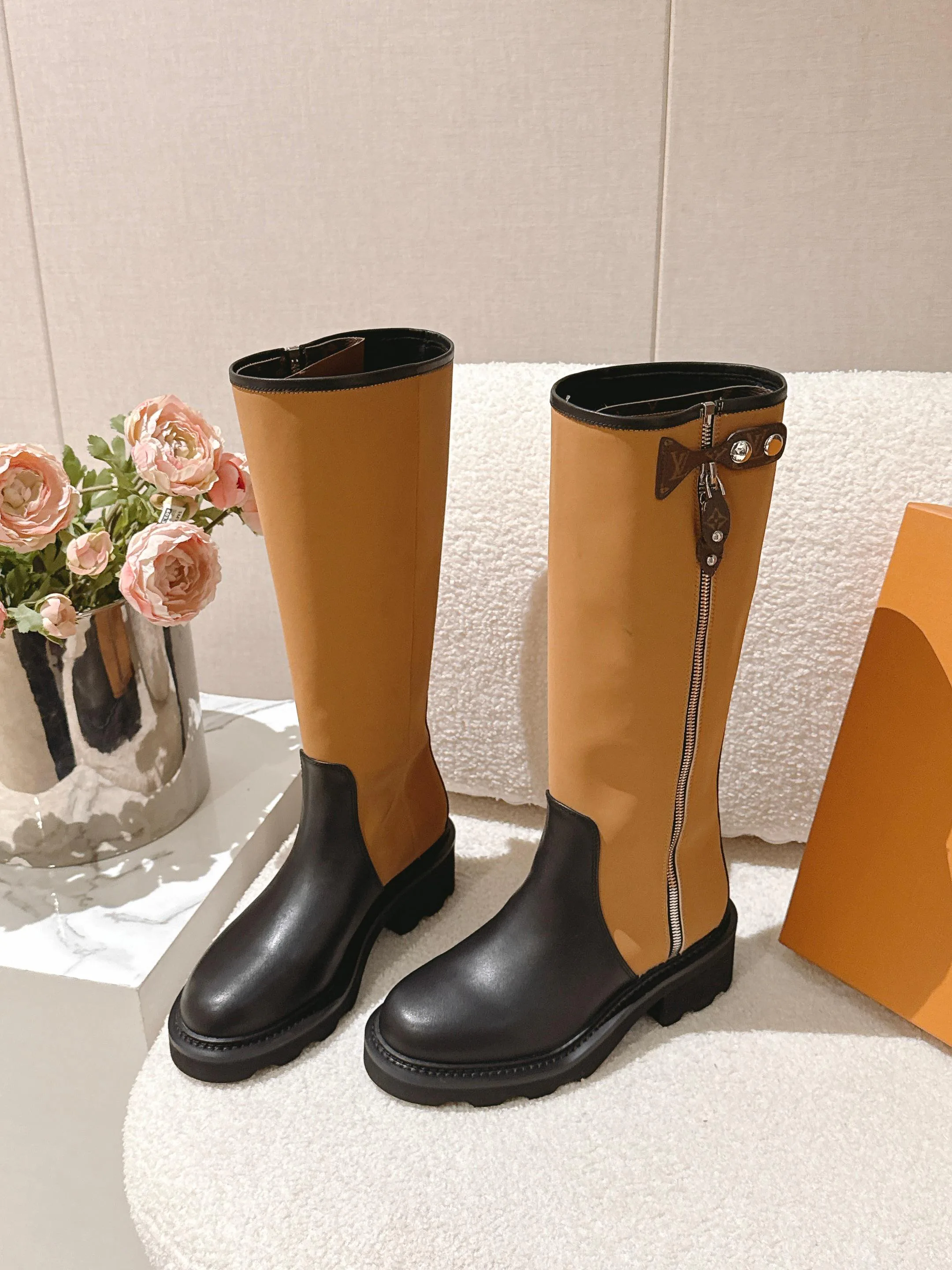 Women's Boots LOUIS VUITTON 18462268
