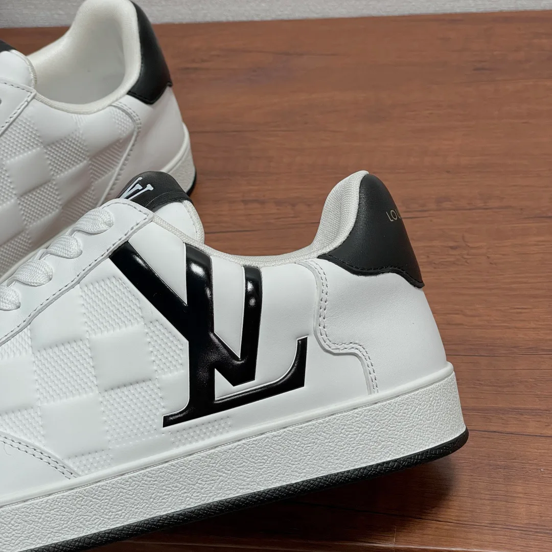 Men's Sneakers LOUIS VUITTON 18197826