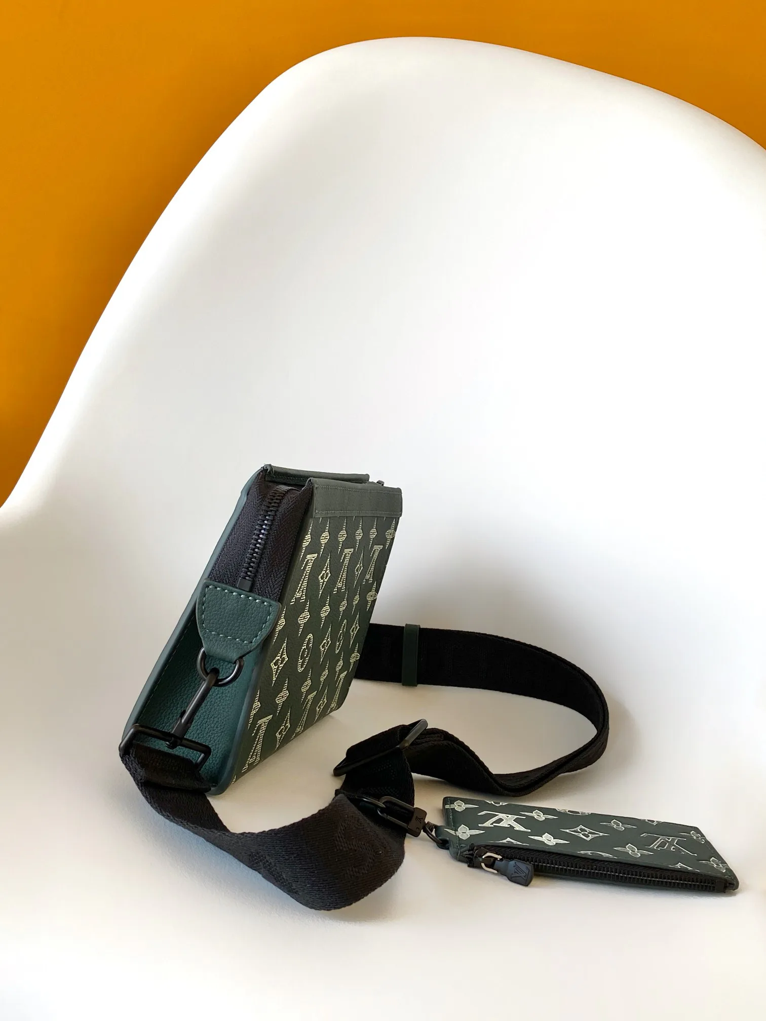 Women's Shoulder Bags LOUIS VUITTON 17904110