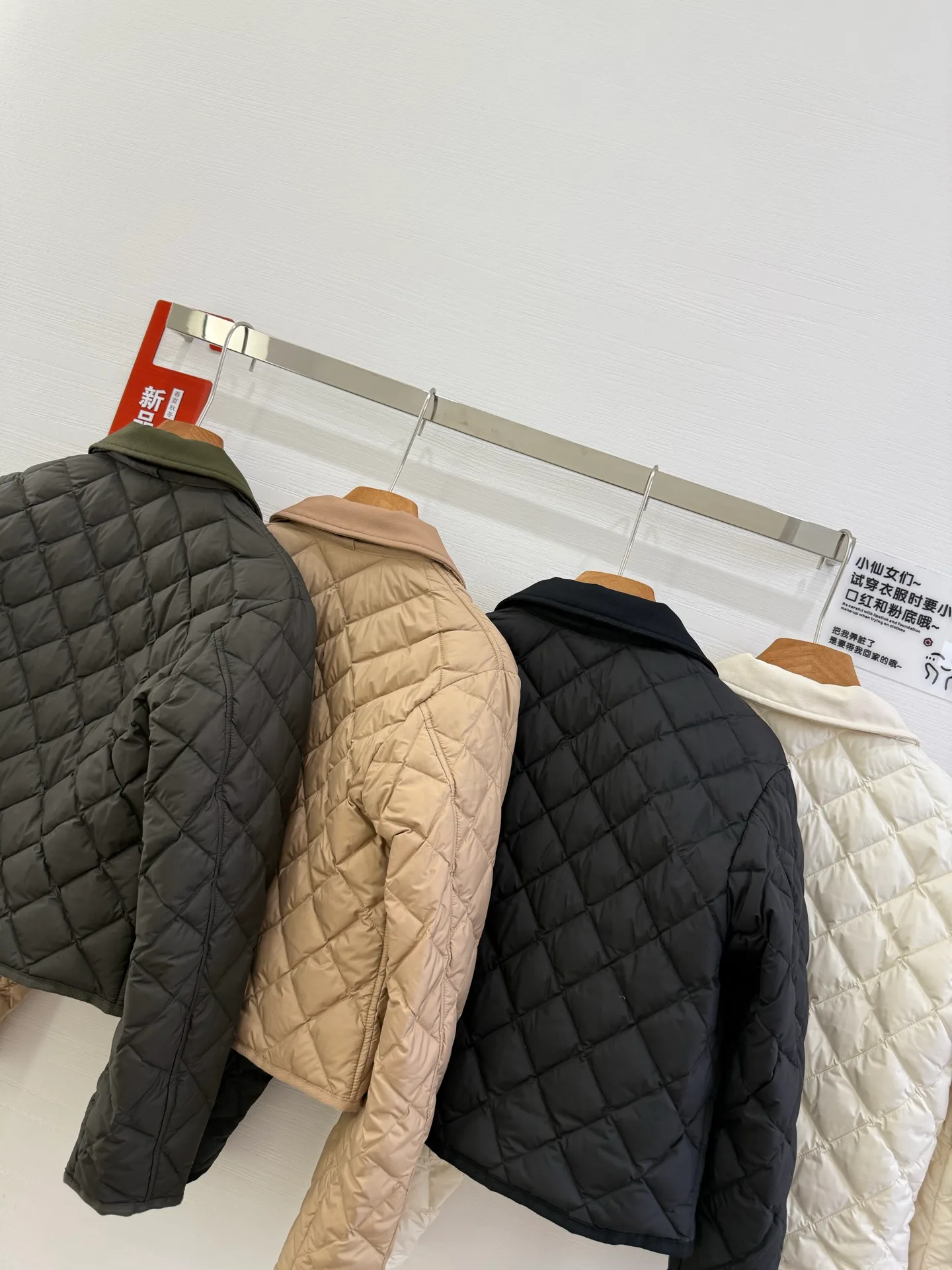 Women's Jackets And Down Jackets MONCLER 17918903