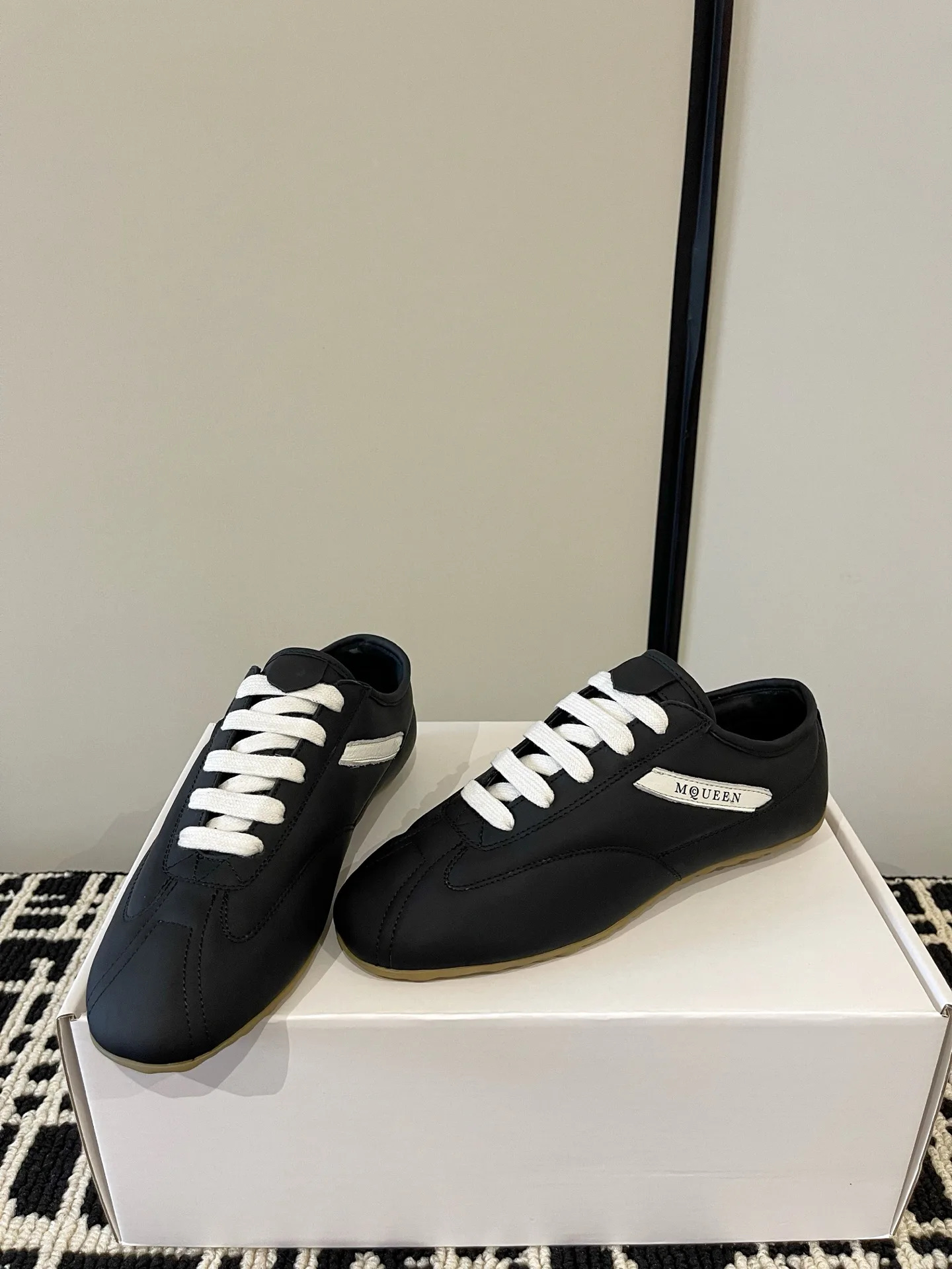 Women's Sneakers ALEXANDER MCQUEEN 18386235