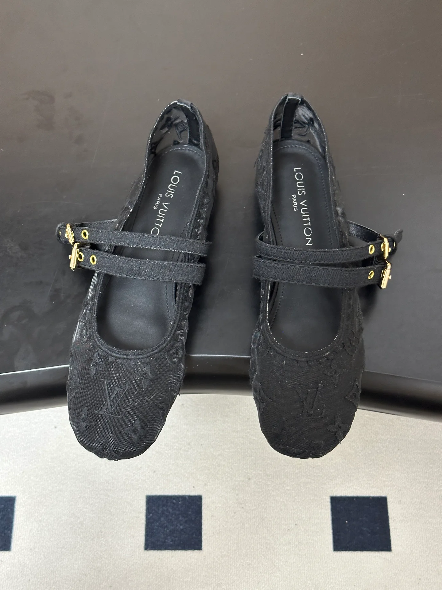 Women's Ballet Flats LOUIS VUITTON 18340937