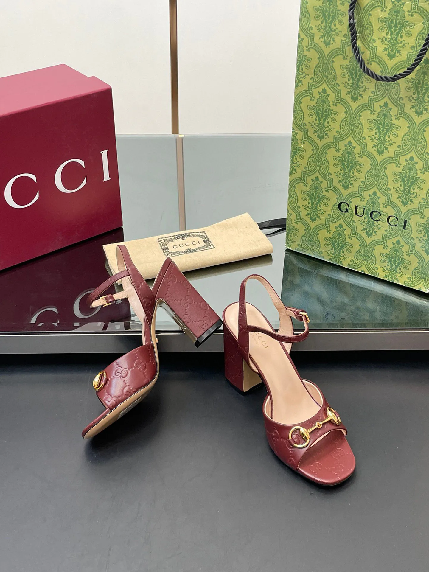 Women's Open-Toe Sandals GUCCI 17614707