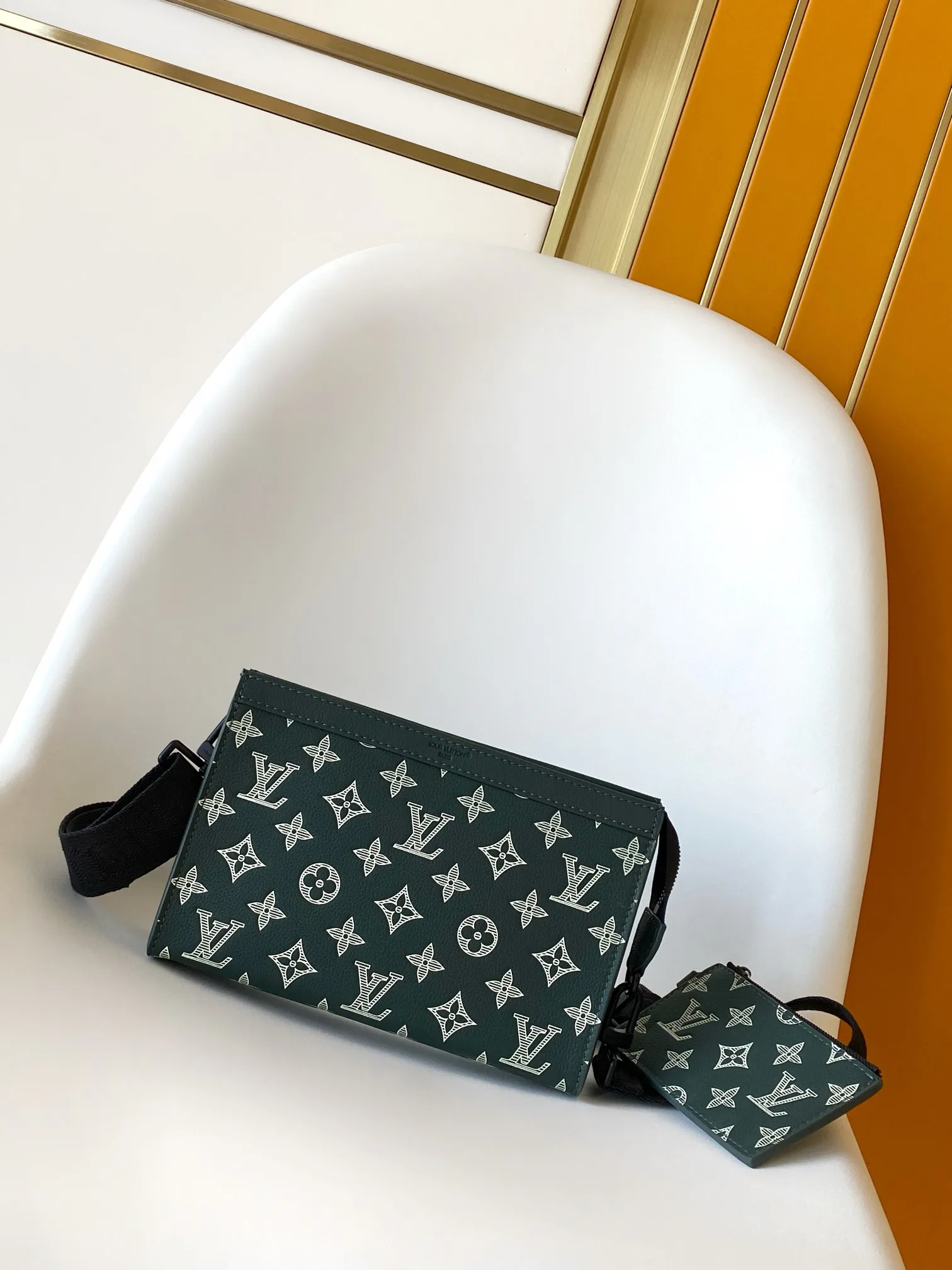 Women's Shoulder Bags LOUIS VUITTON 17904110