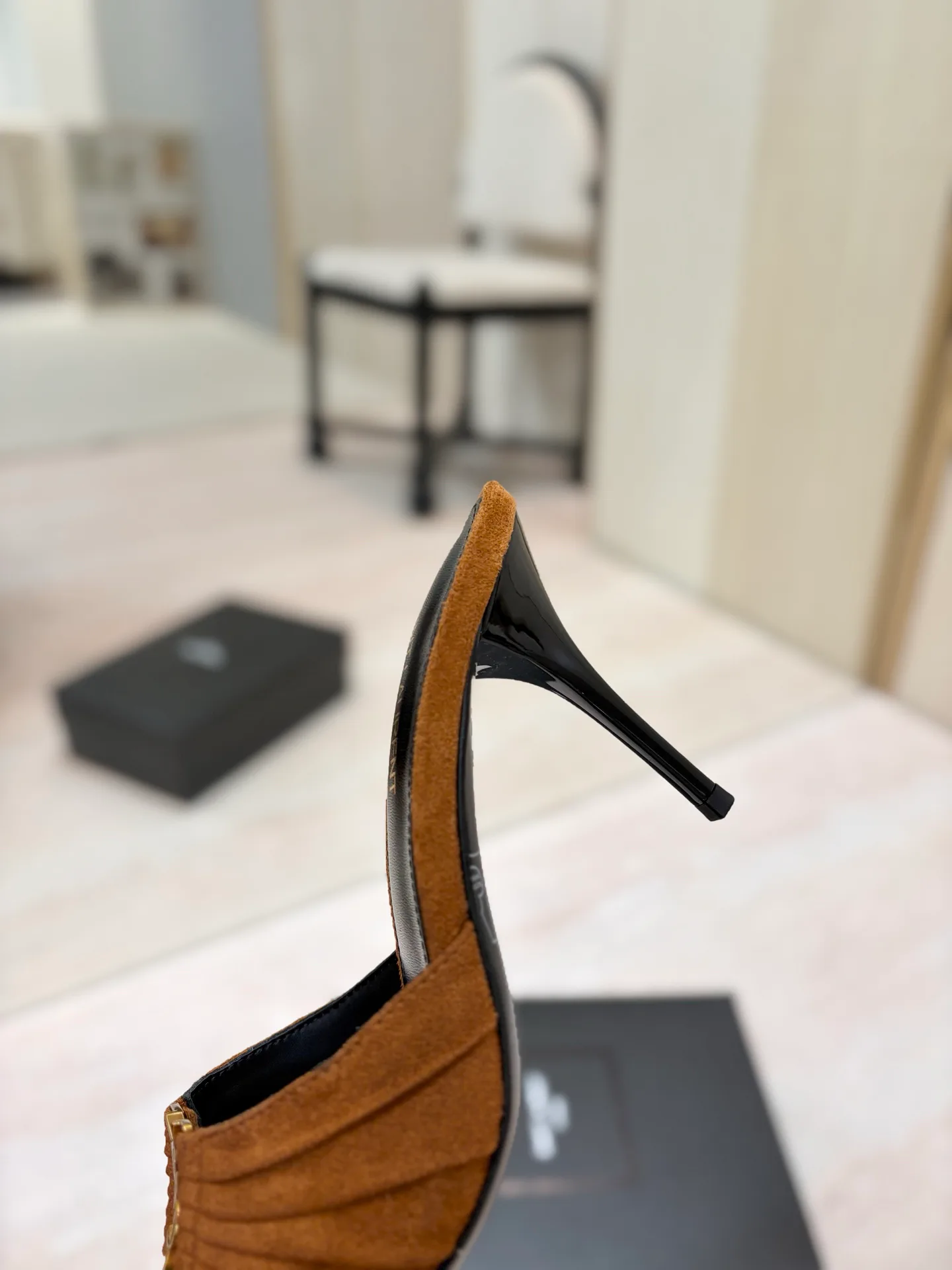 Women's Mules And Clogs SAINT LAURENT 17476015