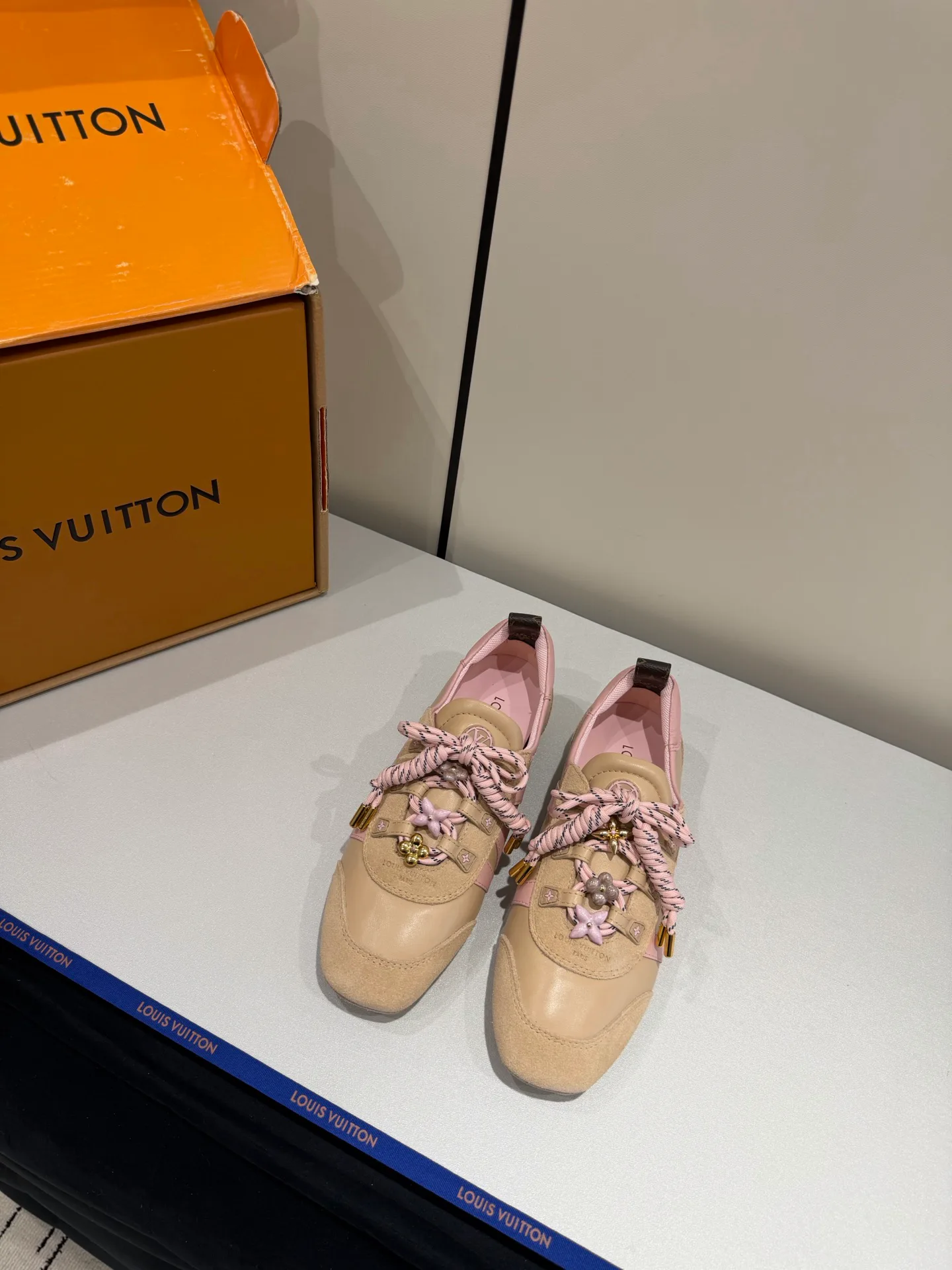 Women's Sneakers LOUIS VUITTON 17934910