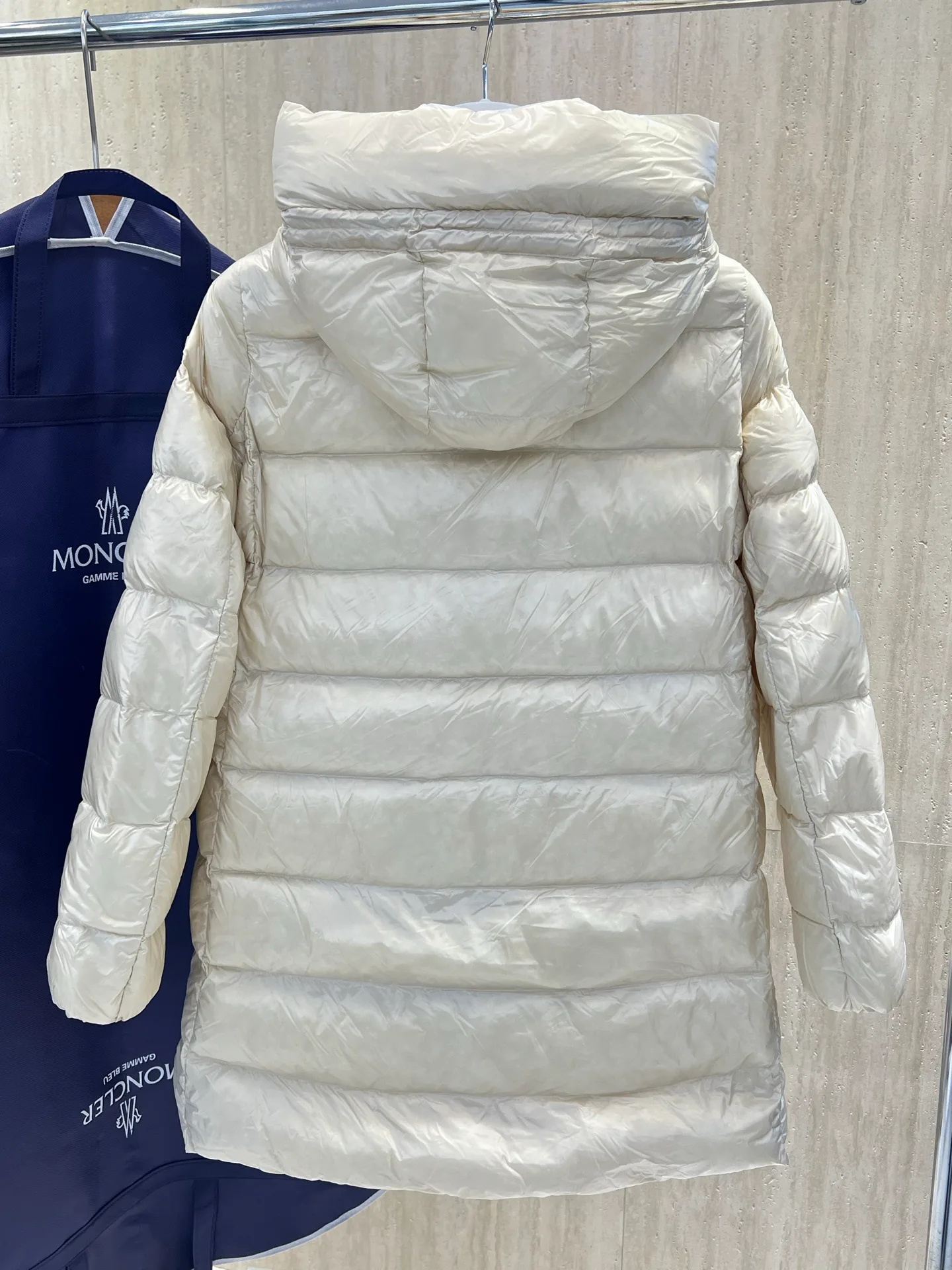 Women's Jackets And Down Jackets MONCLER 17958878