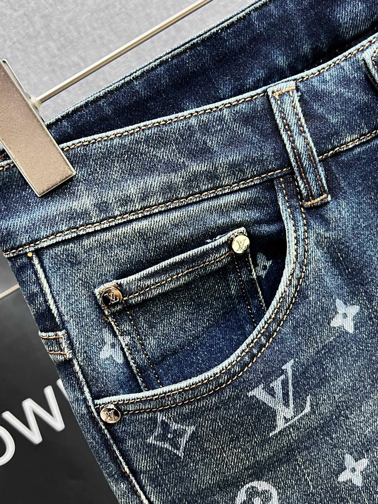 Men's Jeans LOUIS VUITTON 18097847
