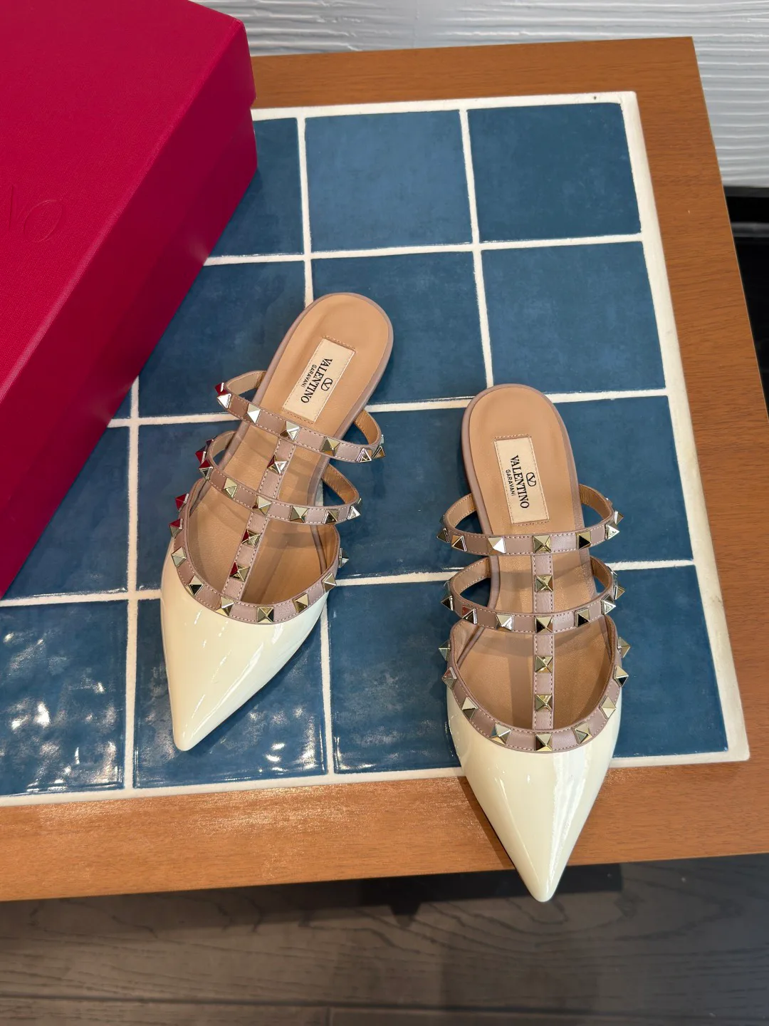 Women's Mules And Clogs VALENTINO 18125379