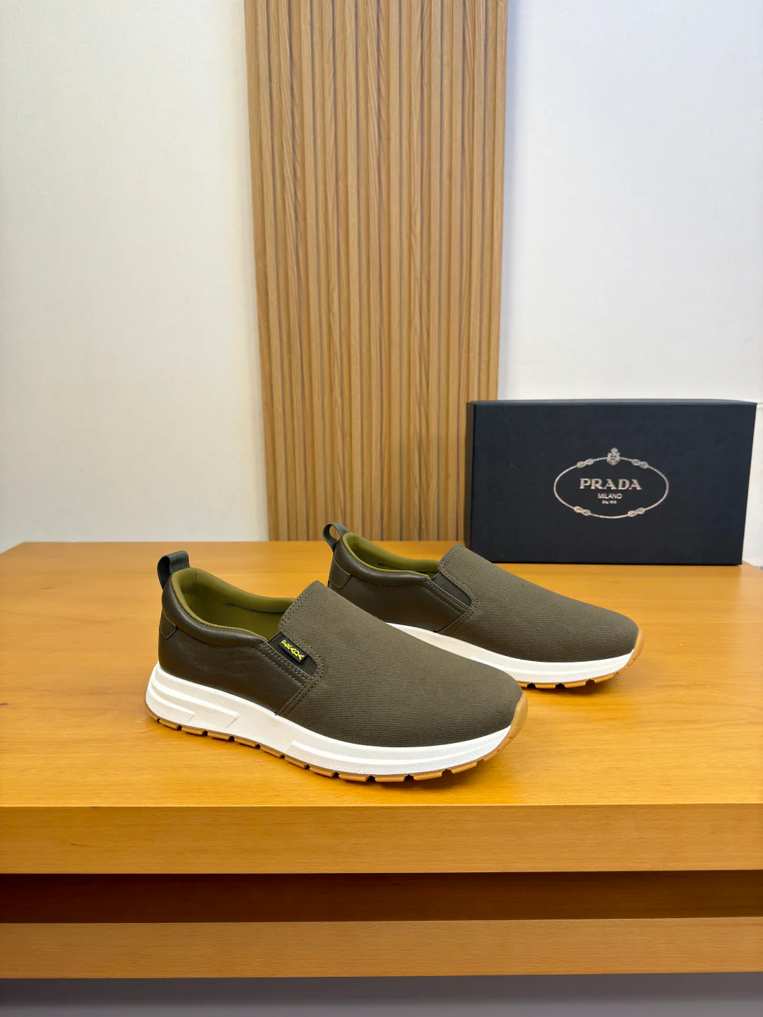 Men's Sneakers PRADA 17368513