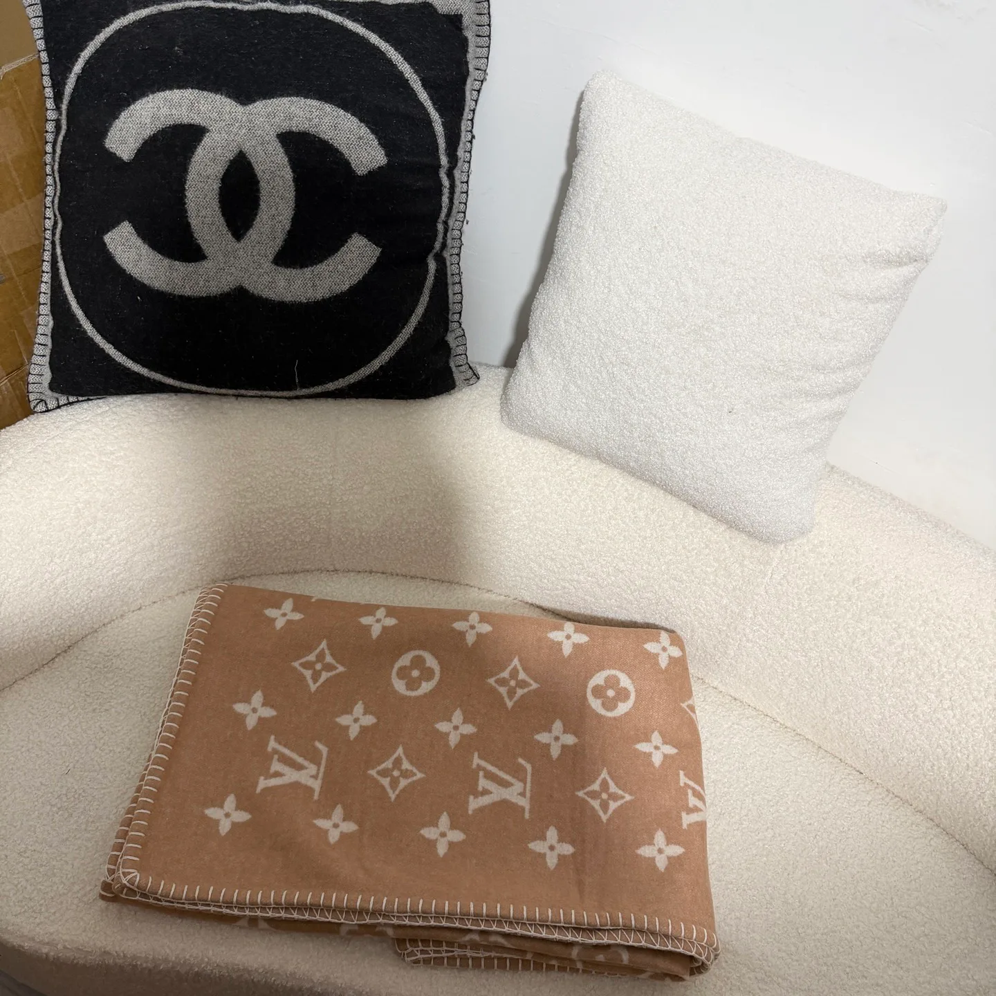 Textiles LOUIS VUITTON 18141146