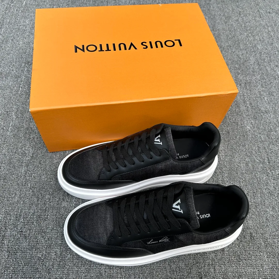 Men's Sneakers LOUIS VUITTON 17880010