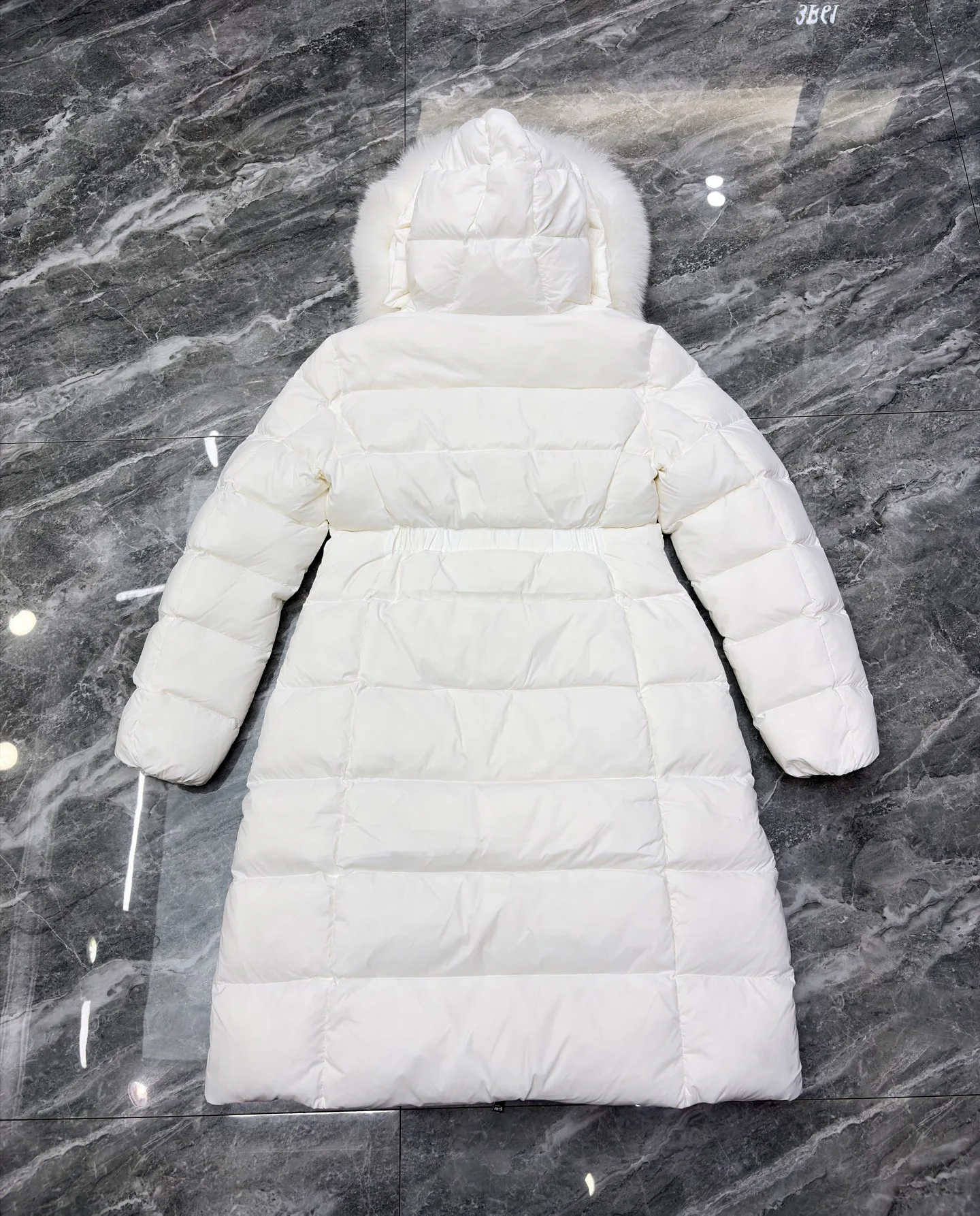 Women's Jackets And Down Jackets MONCLER 18346149