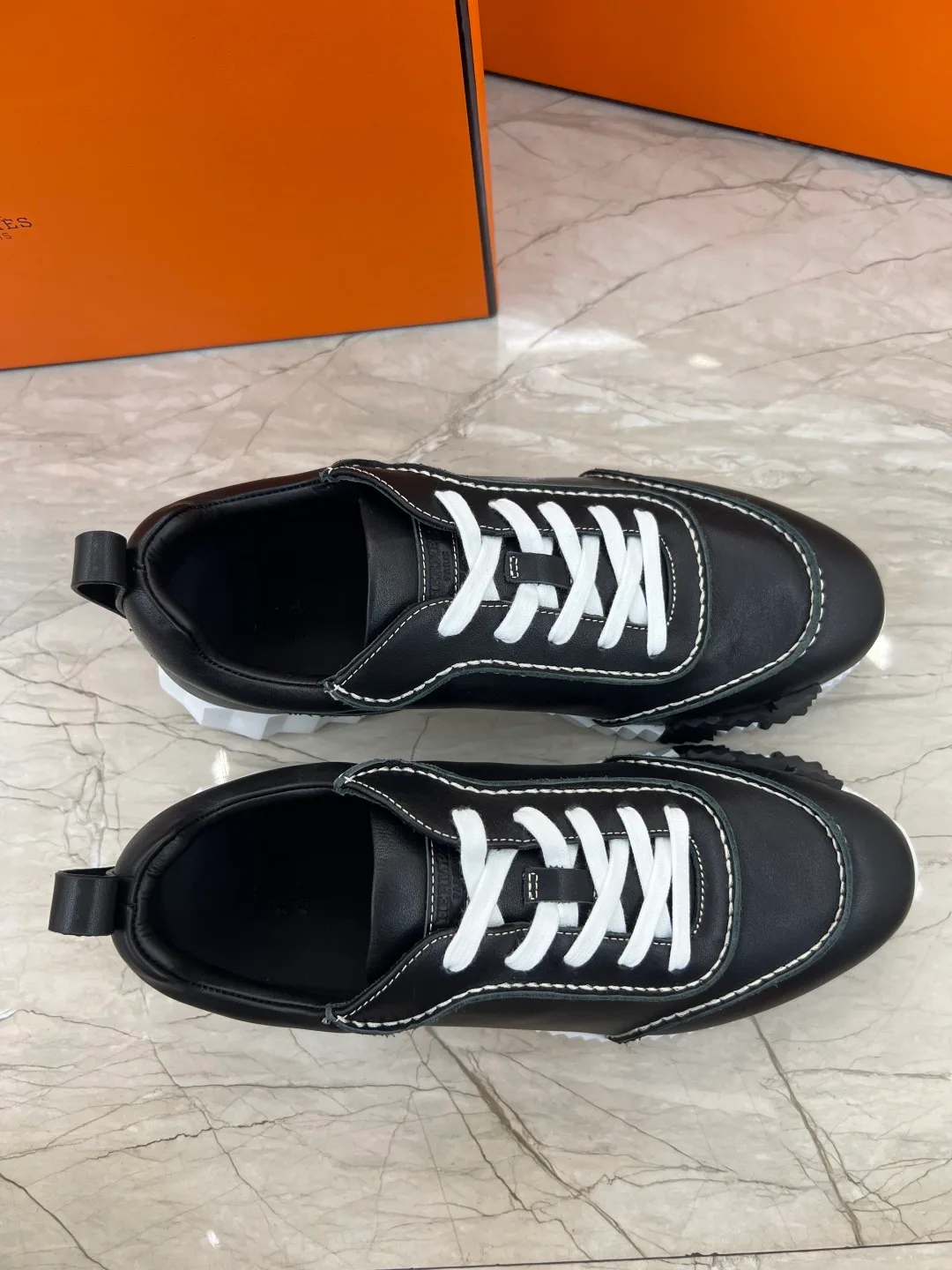 Кроссовки Женские Hermes 18679644