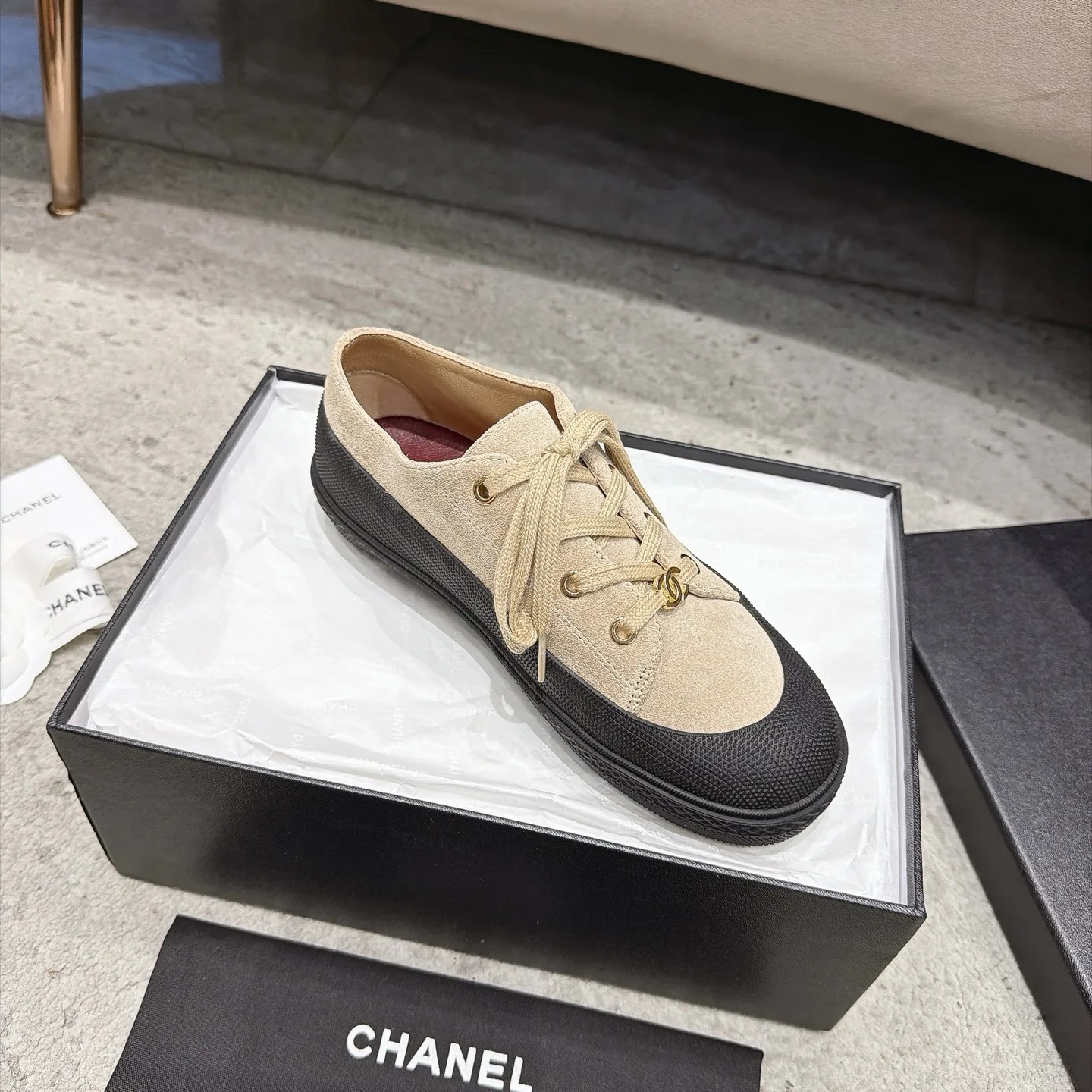 Women's Sneakers CHANEL 17933409