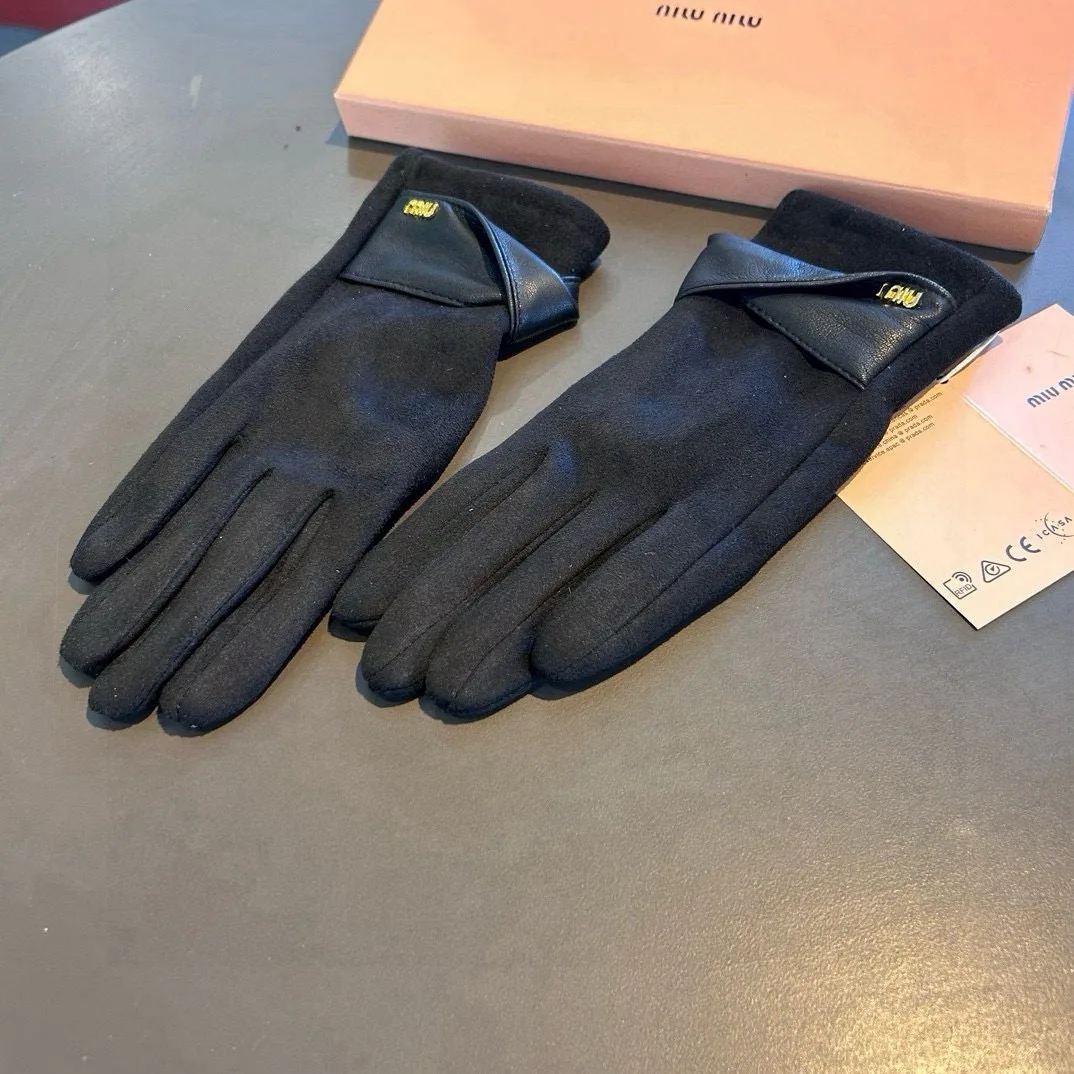 Gloves MIU MIU 17562505