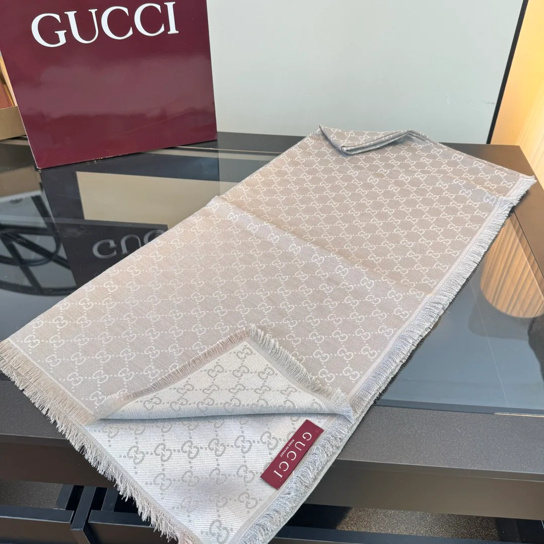 Scarves GUCCI 18275078