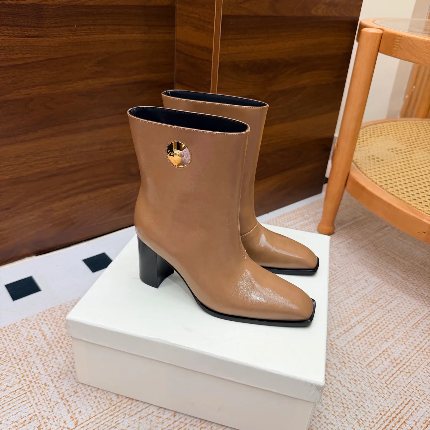 Women's Booties SAINT LAURENT 18104625