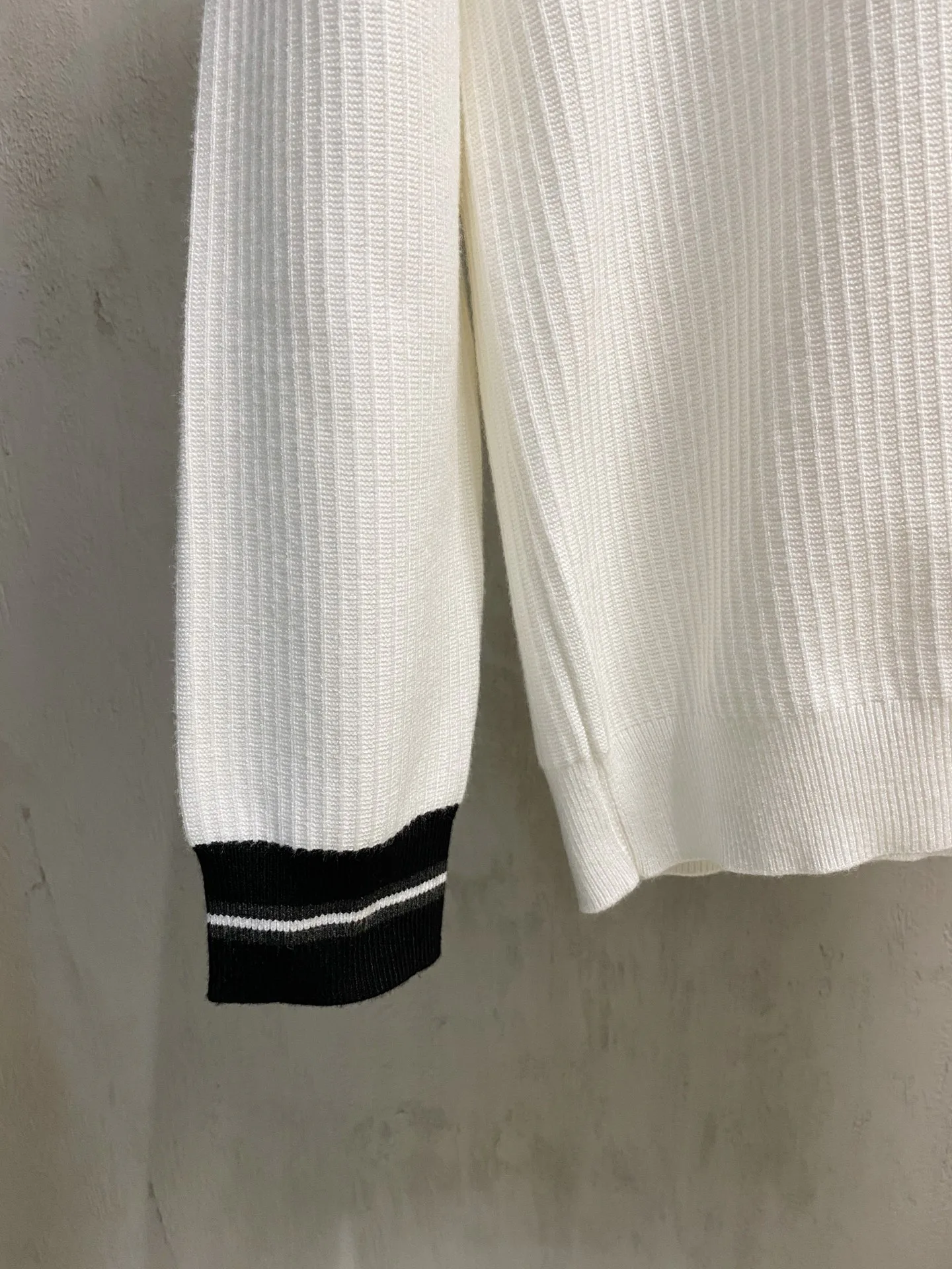 Men's Jumpers And Sweaters MONCLER 18098175