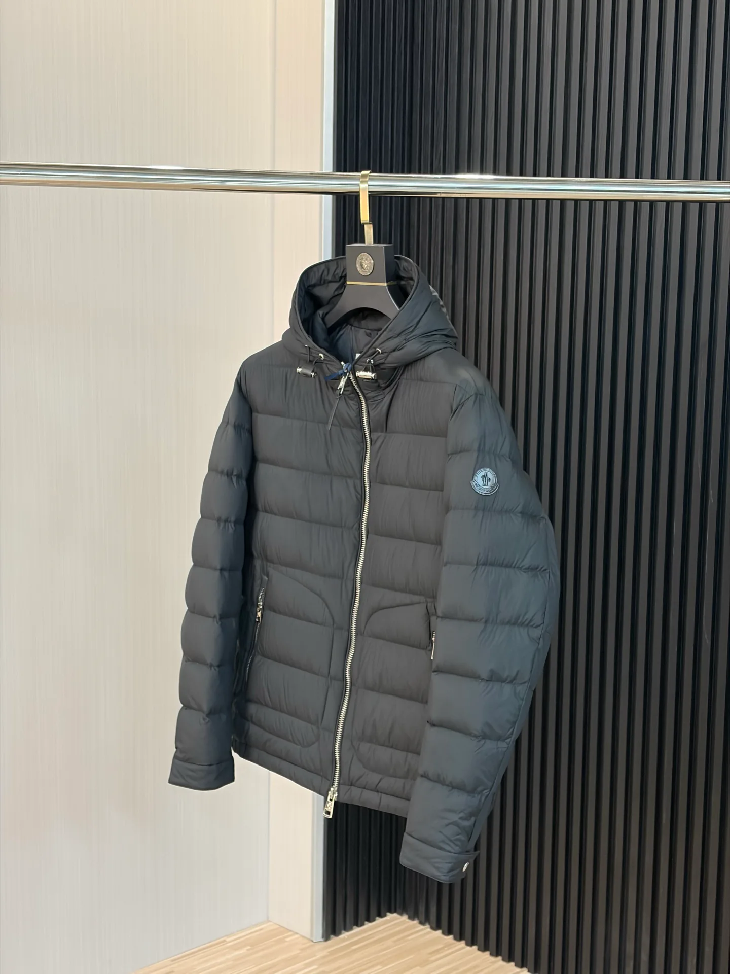 Women's Jackets And Down Jackets MONCLER 18188488