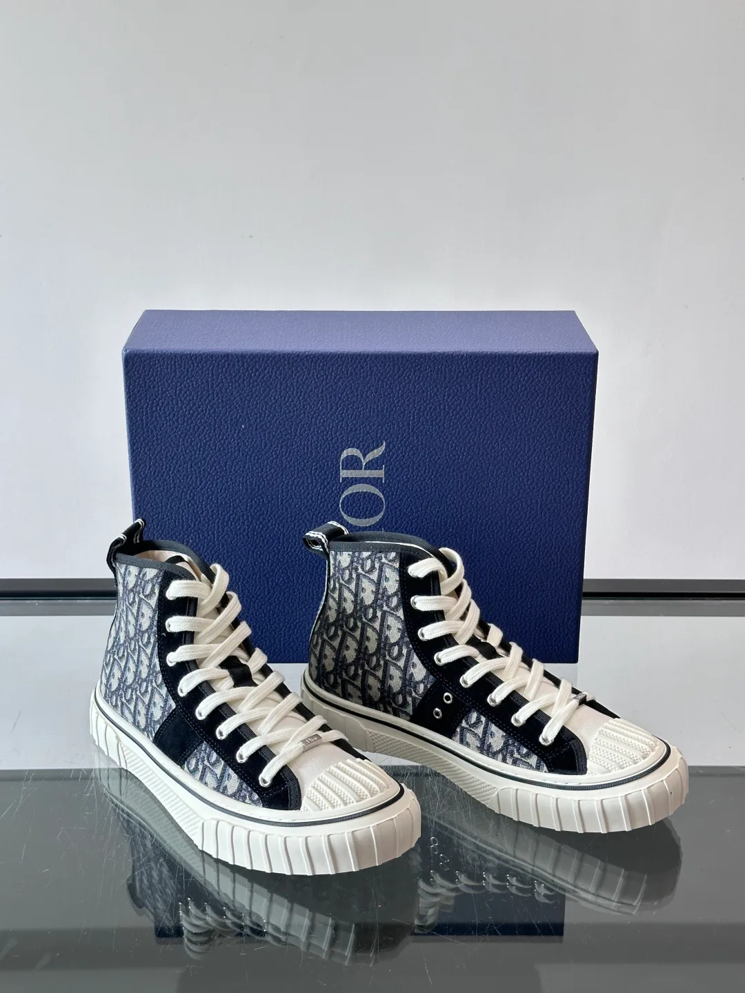 Women's Sneakers CHRISTIAN DIOR 18102157
