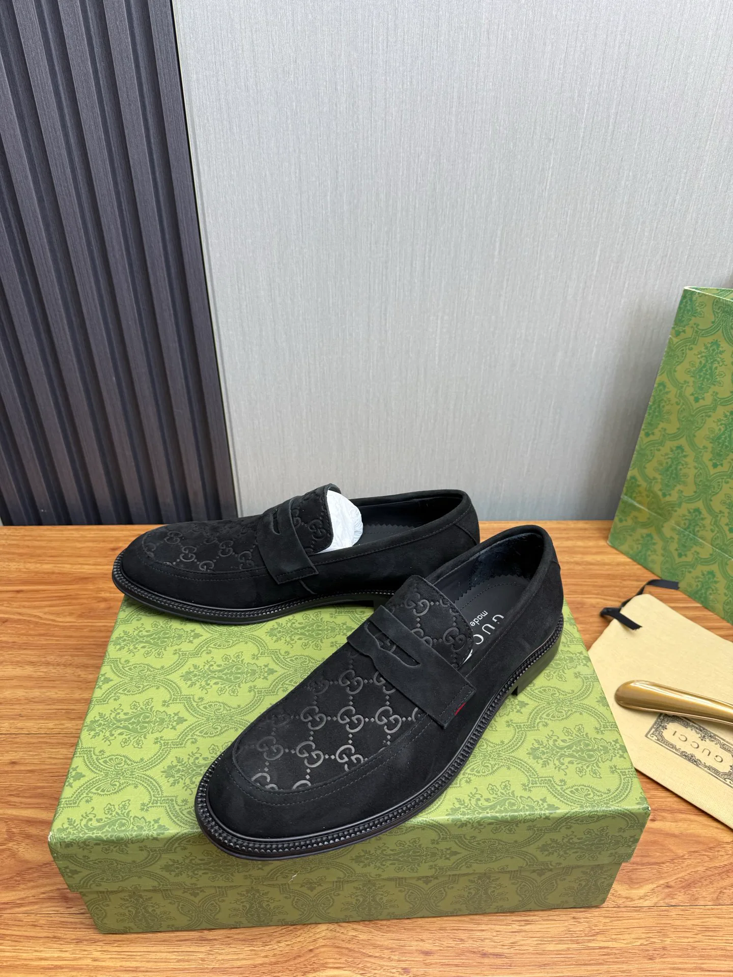 Men's Loafers And Dress Shoes GUCCI 17851626