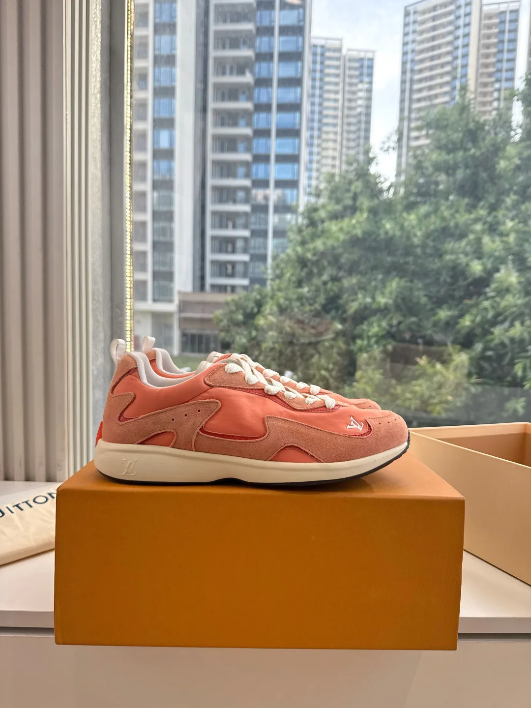 Women's Sneakers LOUIS VUITTON 18053500