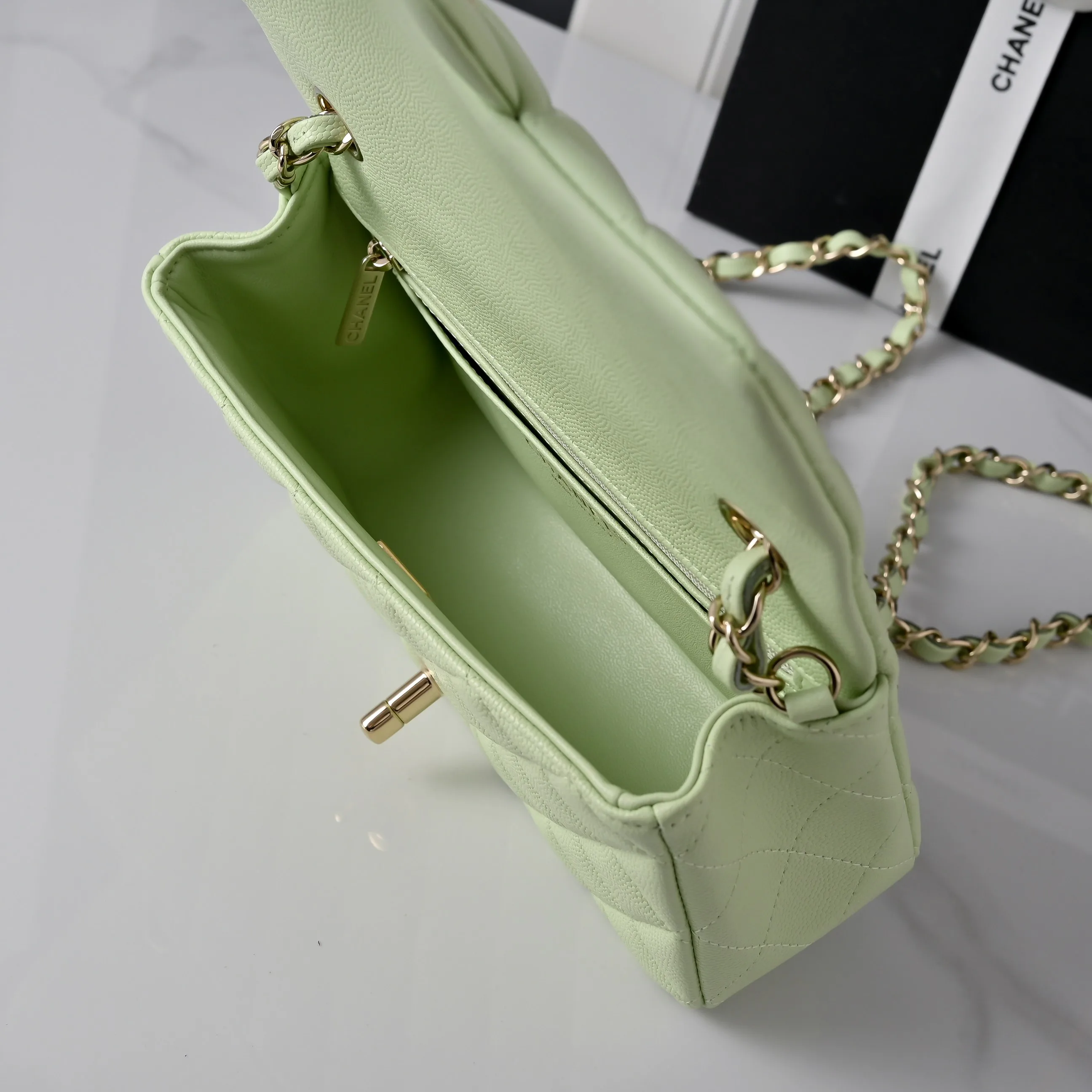 Women's Classic Handbags CHANEL 18147802