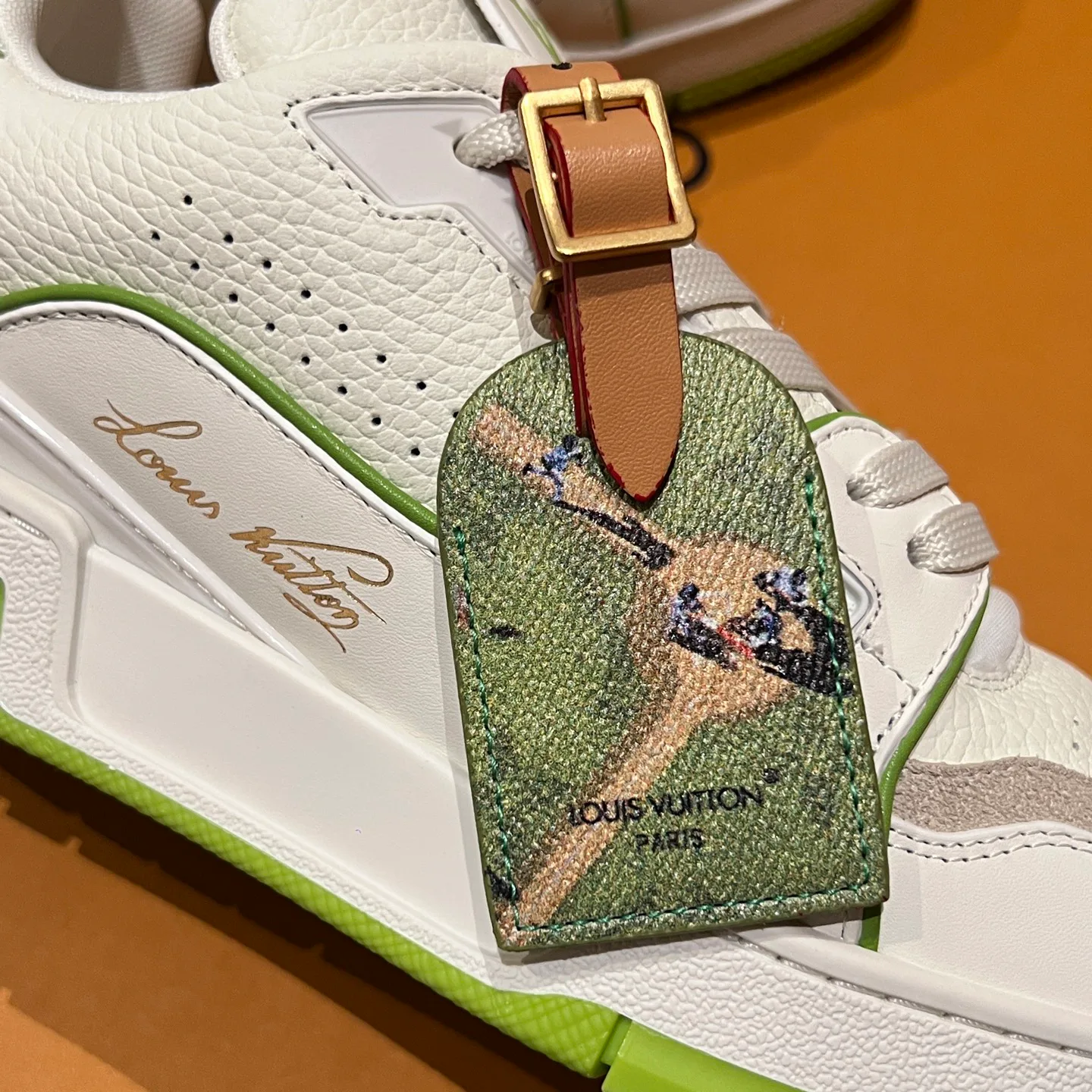 Women's Sneakers LOUIS VUITTON 18194156