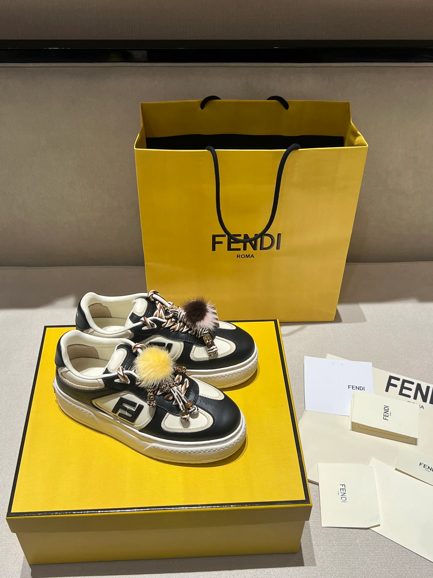 Women's Sneakers FENDI 18020700