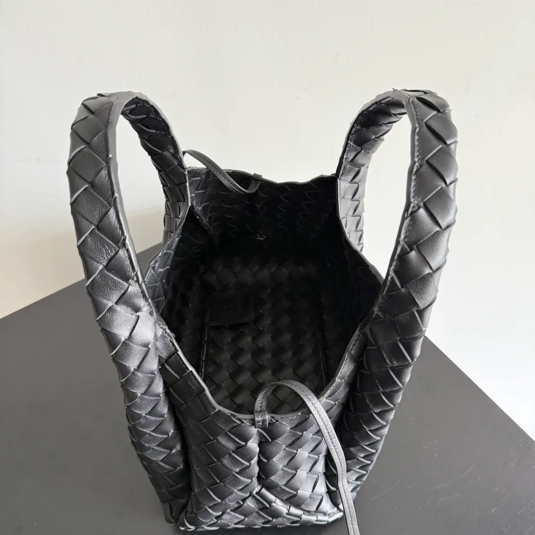 Women's Classic Handbags BOTTEGA VENETA 17533715