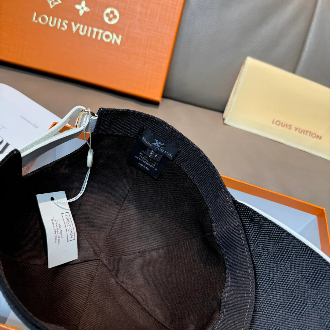 Hats LOUIS VUITTON 17515271