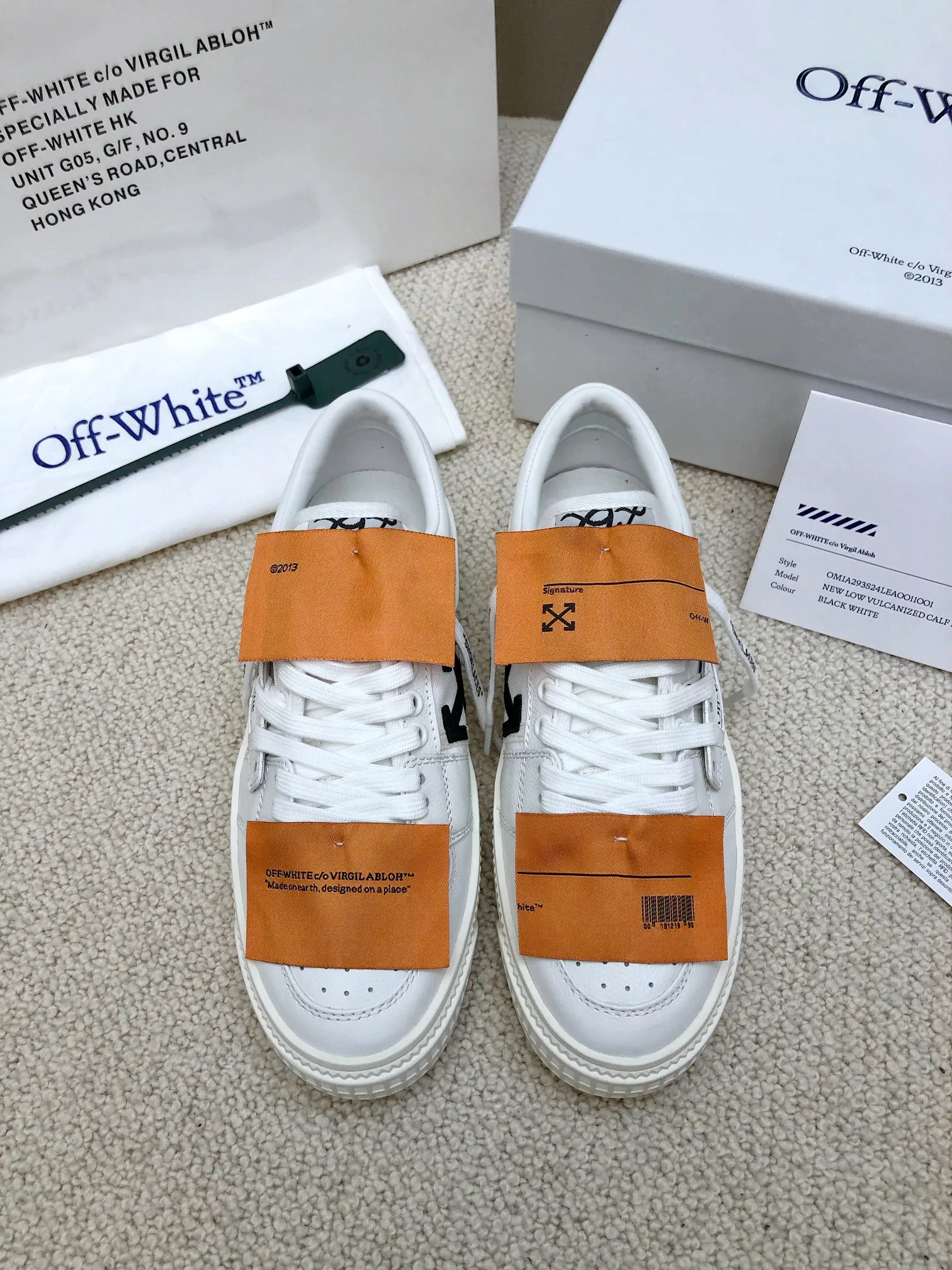 Women's Sneakers OFF-WHITE 18103213