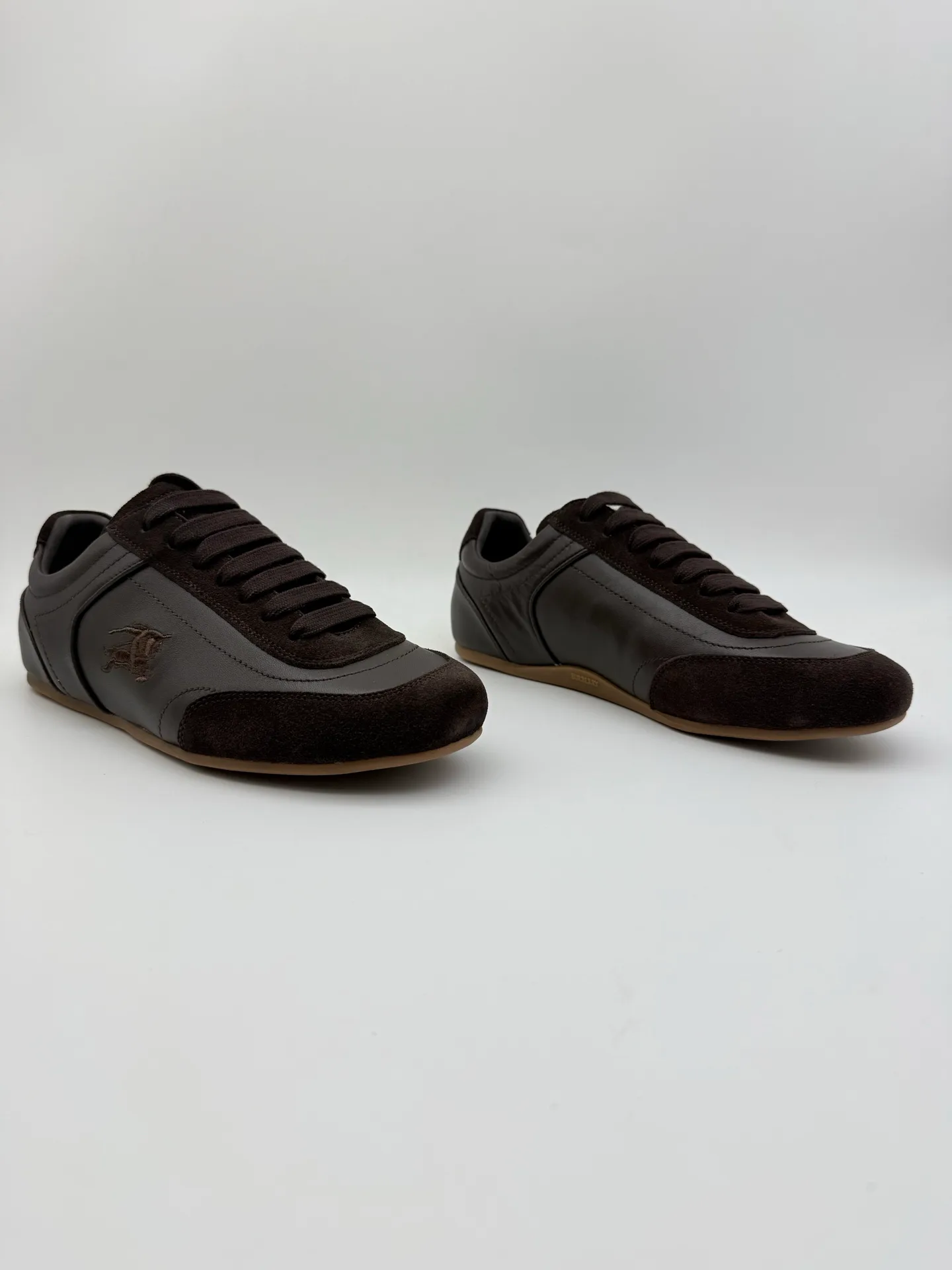 Кроссовки Женские Burberry 18589207