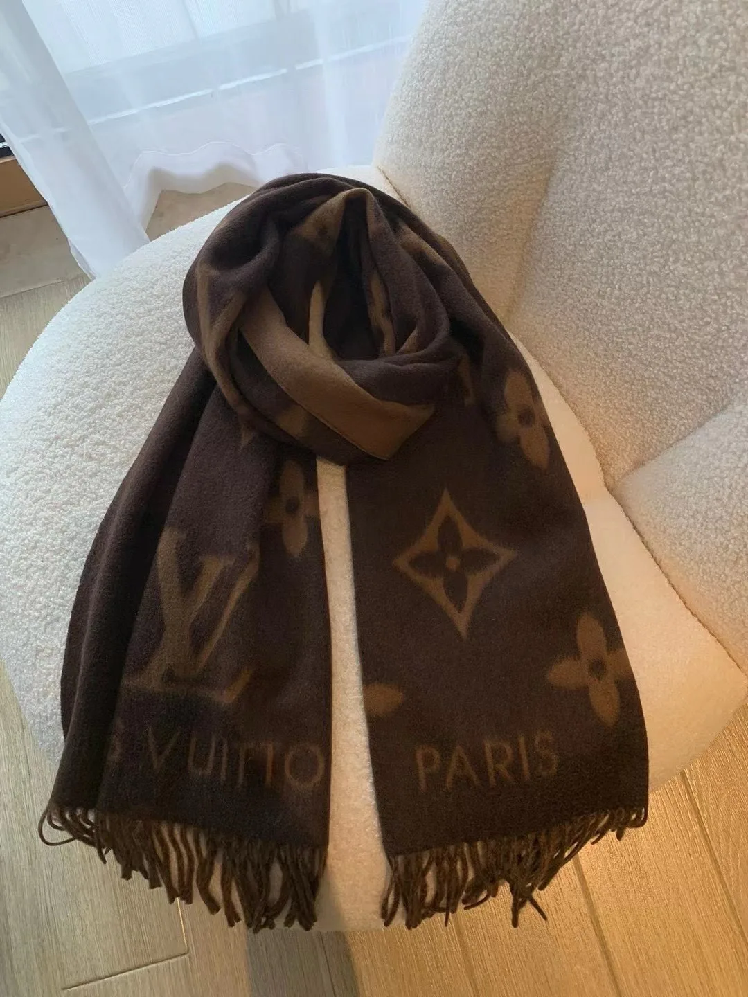 Scarves LOUIS VUITTON 18141172