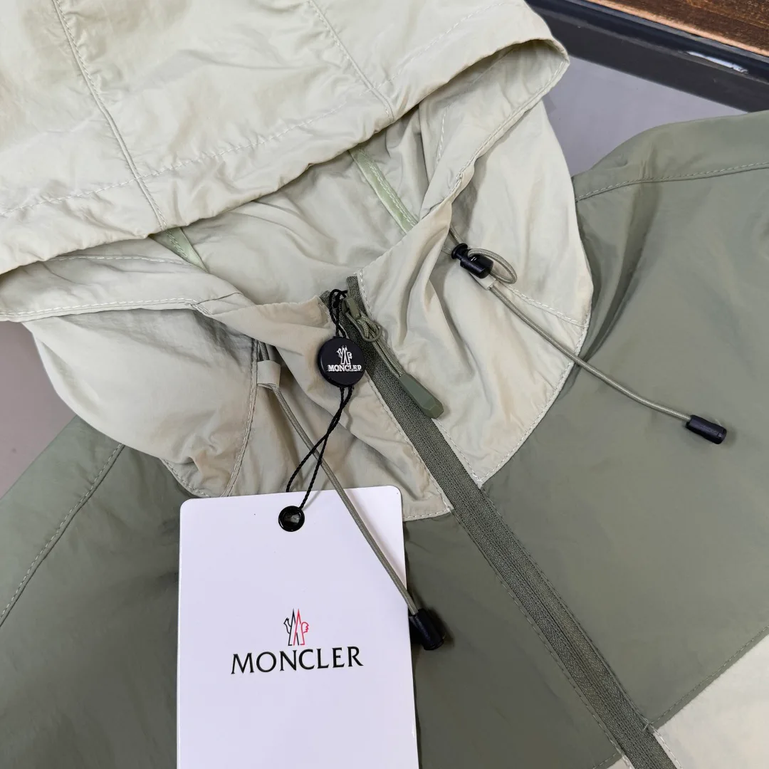 Men's Jackets And Down Jackets MONCLER 17286042