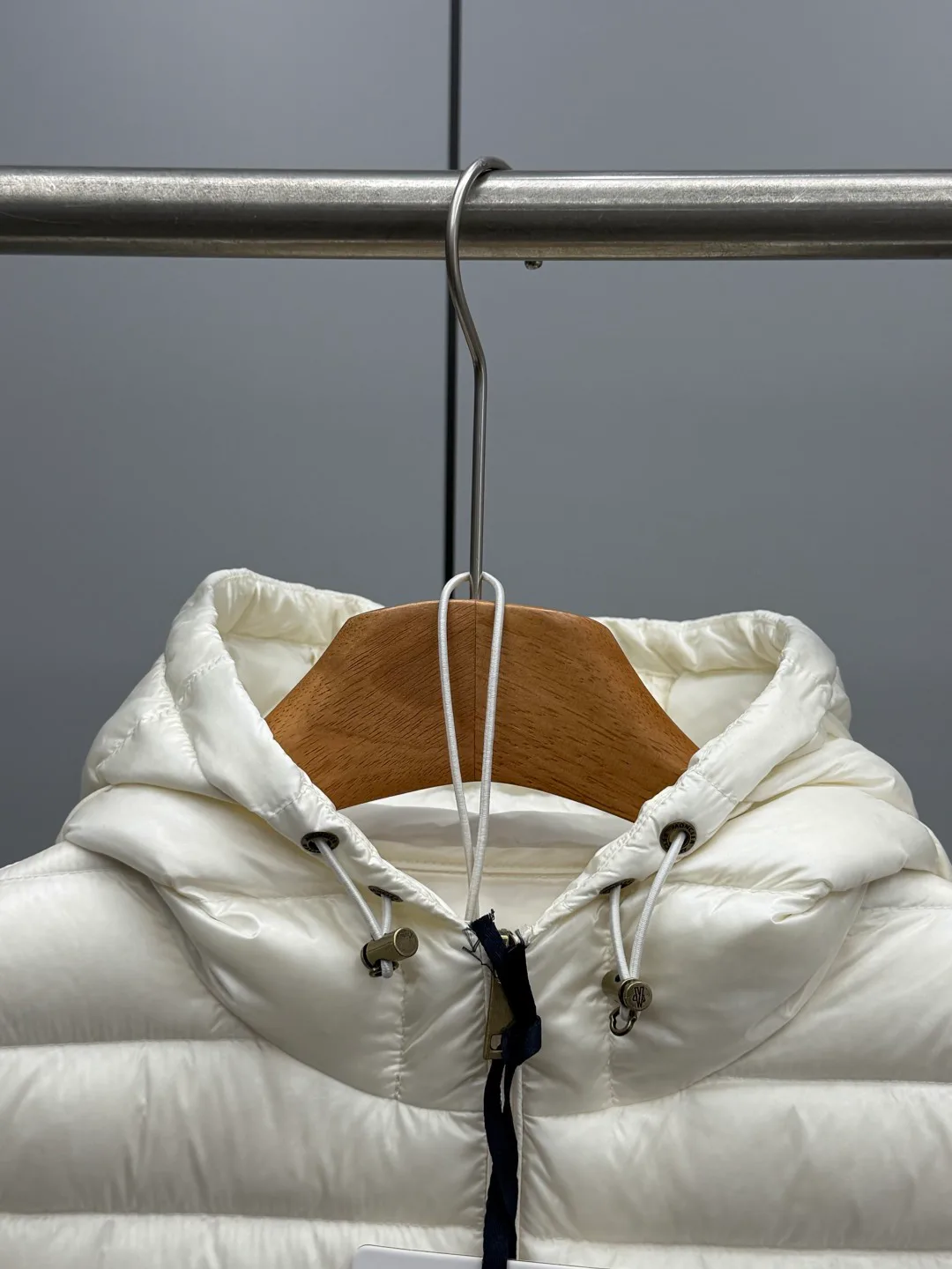 Women's Jackets And Down Jackets MONCLER 17807407