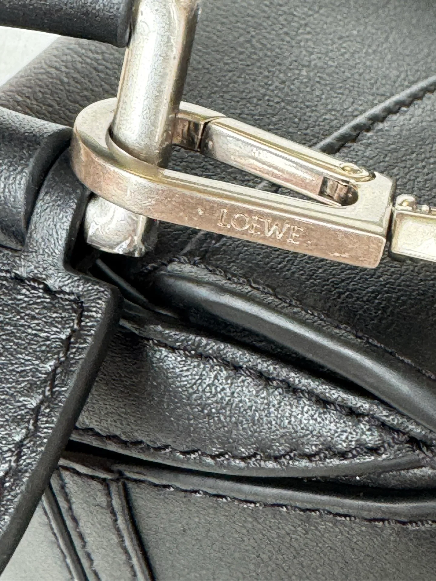 Women's Classic Handbags LOEWE 17937889