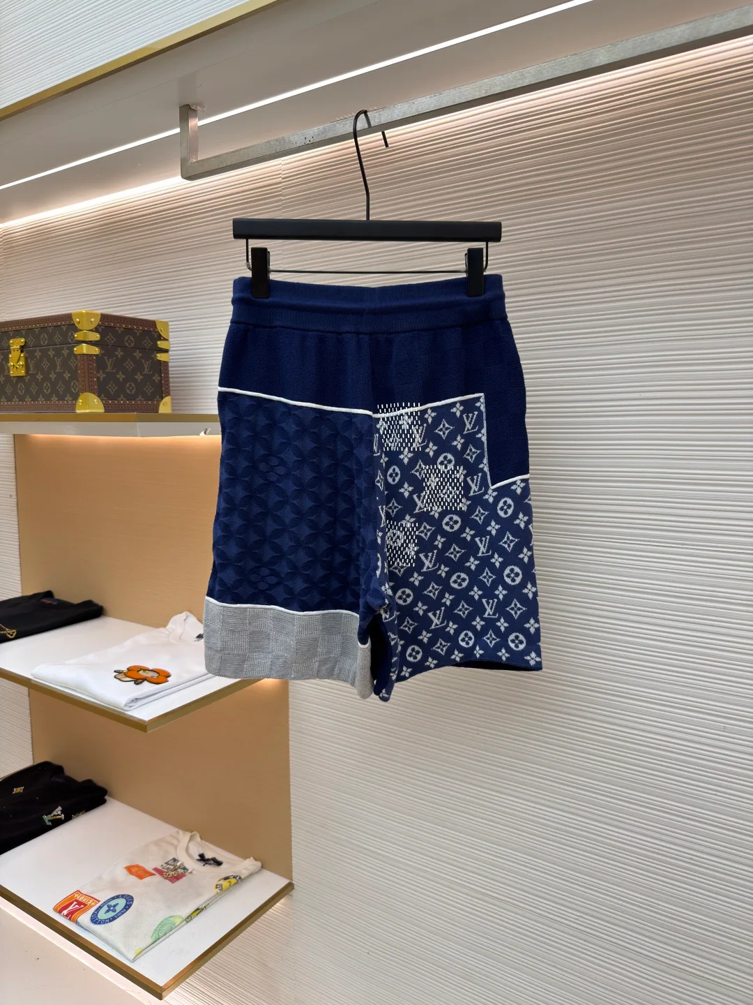 Men's Shorts LOUIS VUITTON 17527111