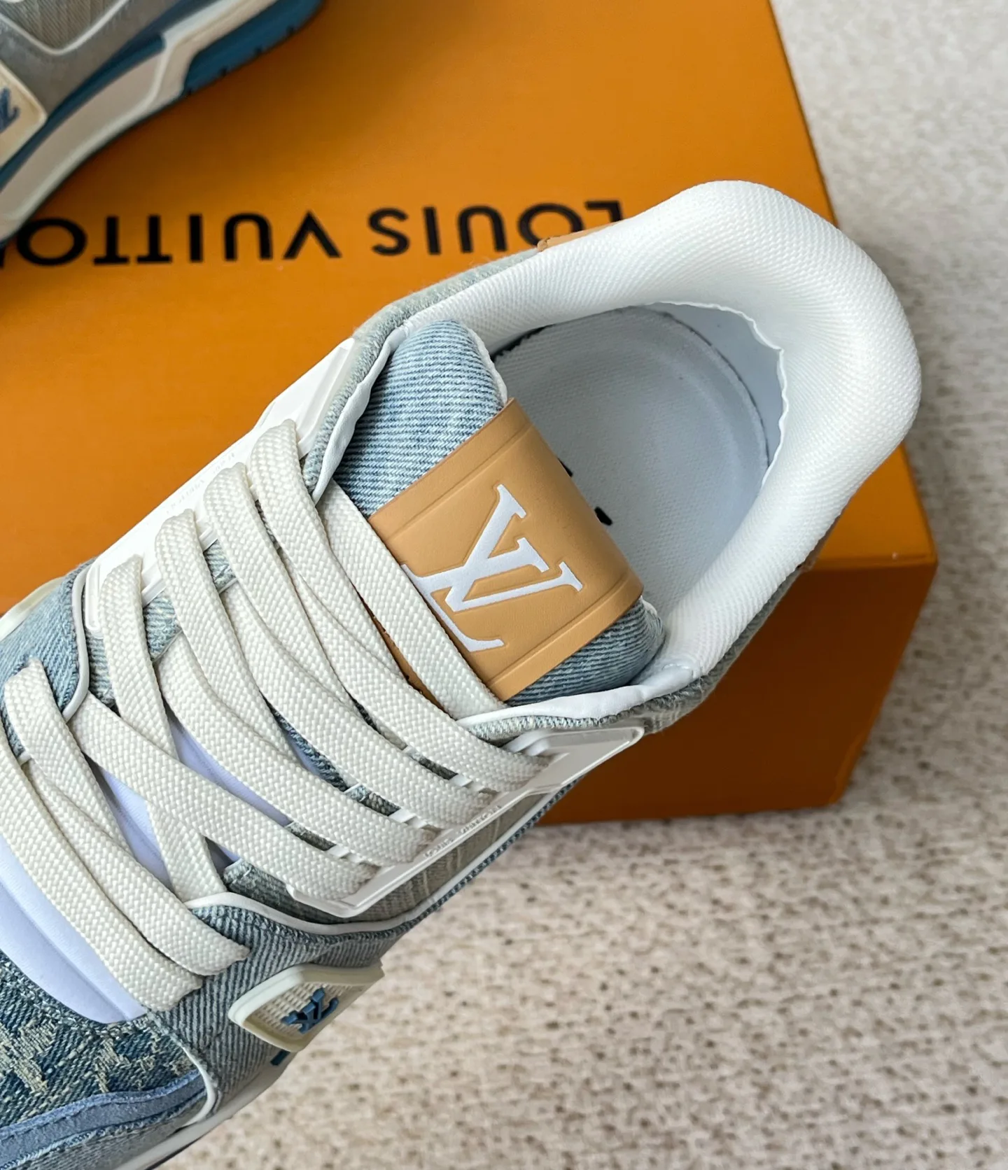 Men's Sneakers LOUIS VUITTON 17972124