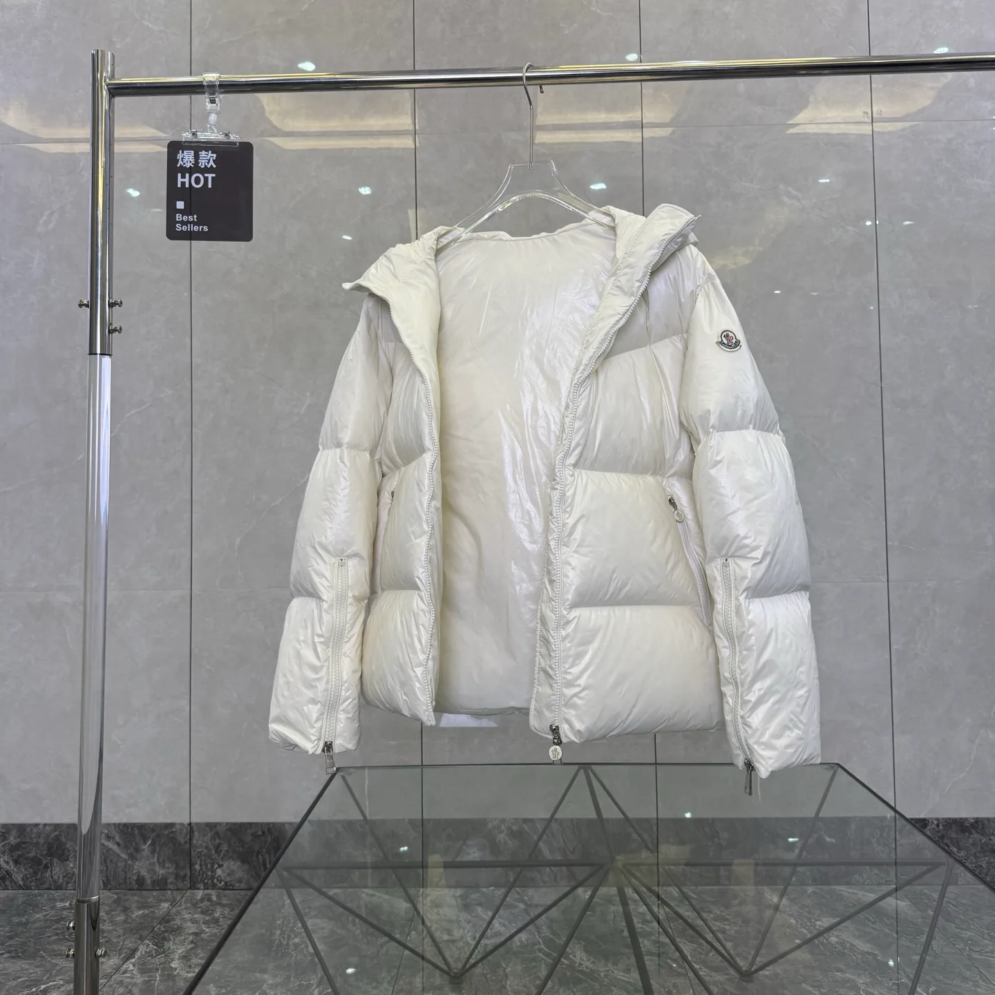Women's Jackets And Down Jackets MONCLER 18391717