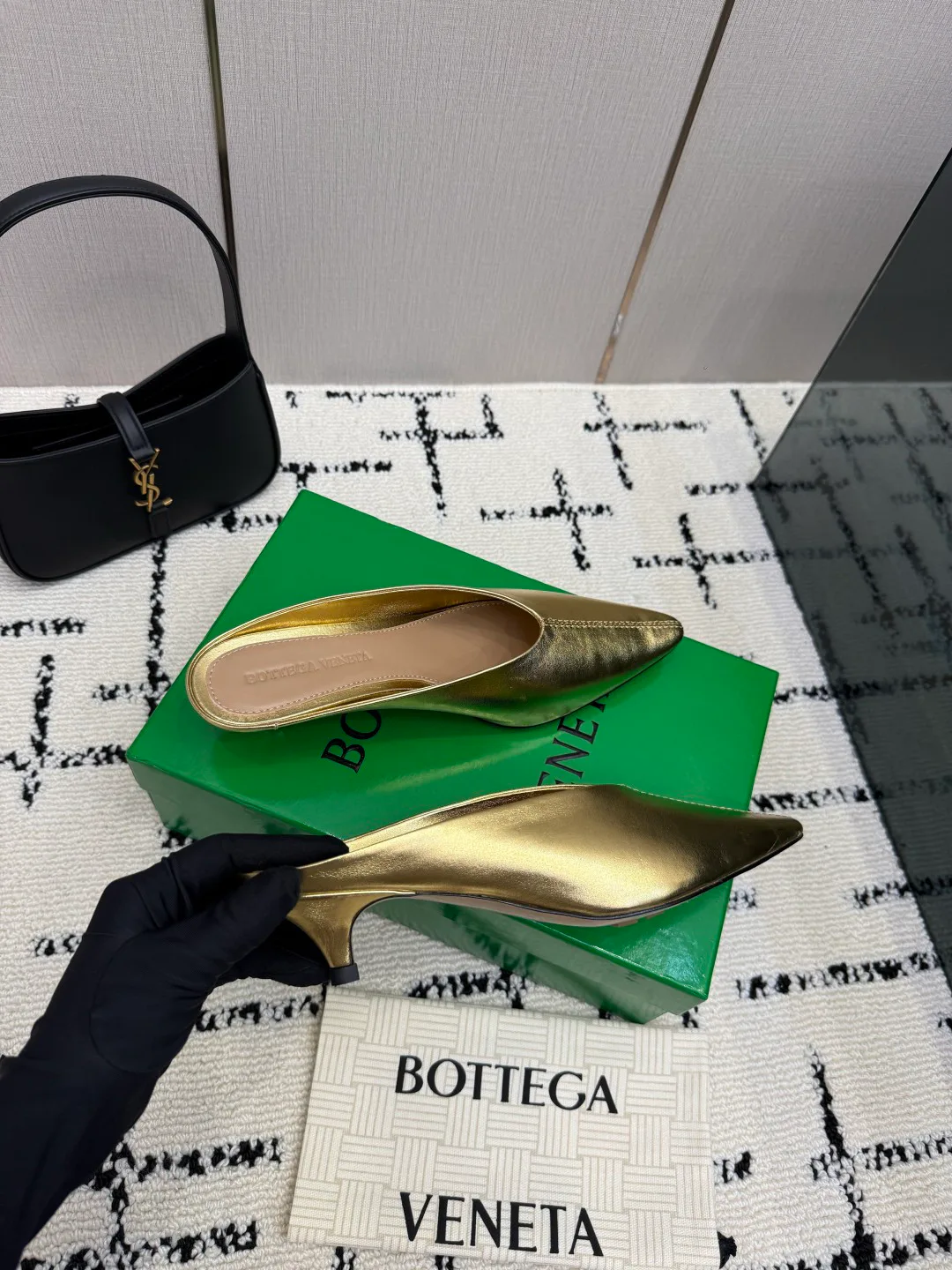 Women's Mules And Clogs BOTTEGA VENETA 18135179