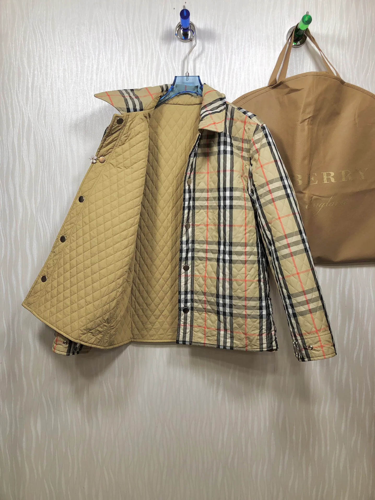 Women's Jackets And Down Jackets BURBERRY 17964717