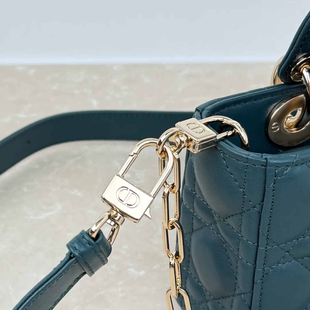 Women's Classic Handbags CHRISTIAN DIOR 18242050