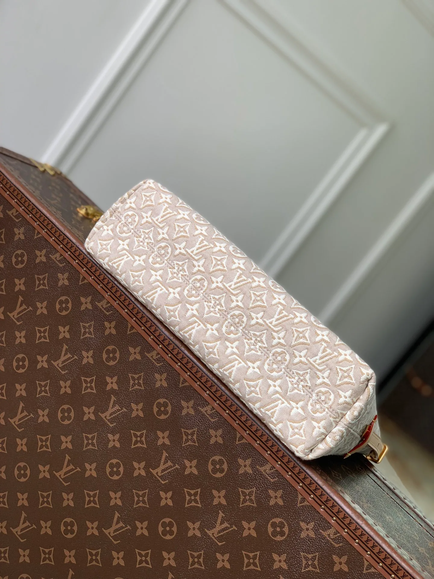 Women's Classic Handbags LOUIS VUITTON 18427512