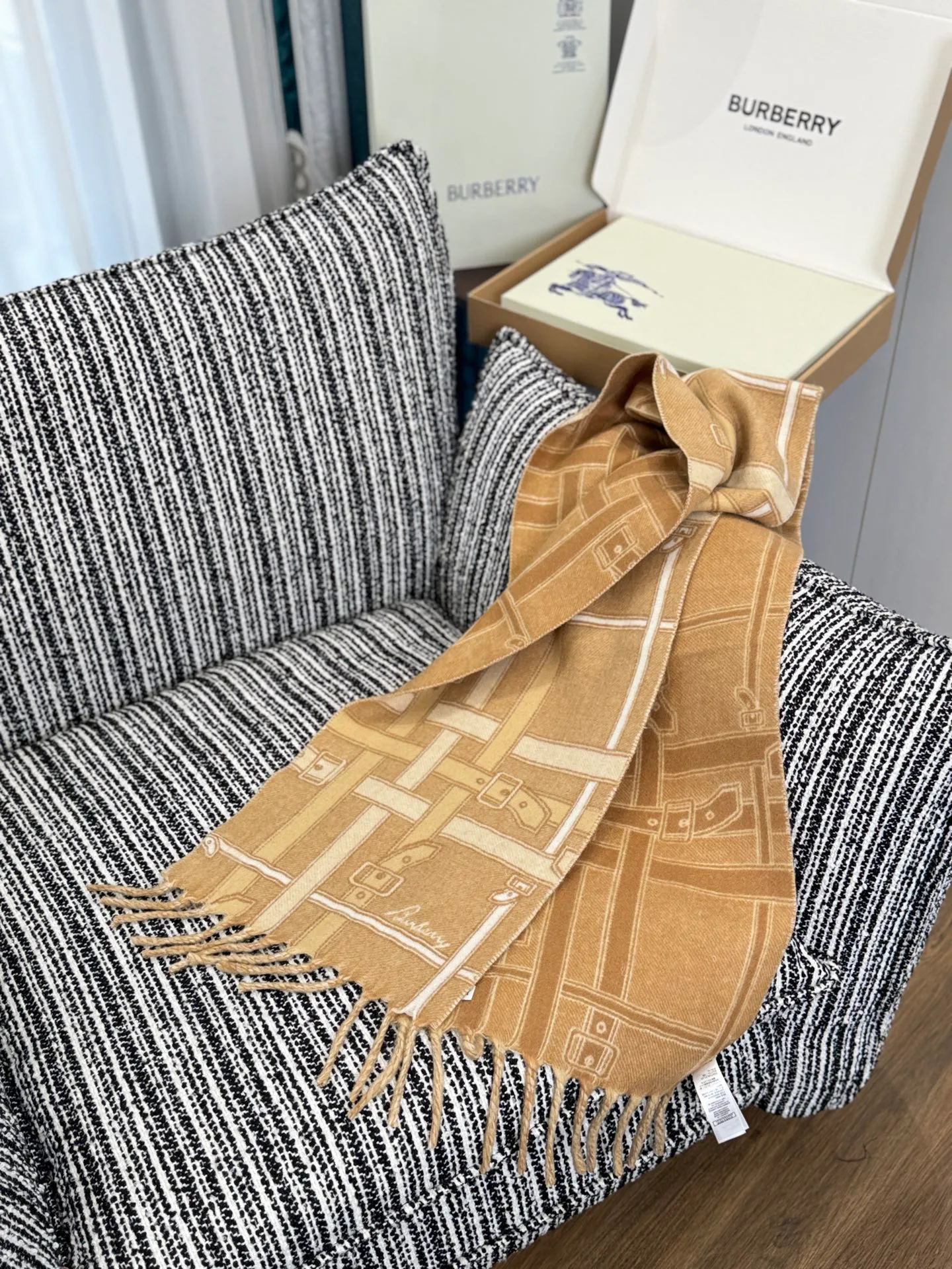 Scarves BURBERRY 18523944