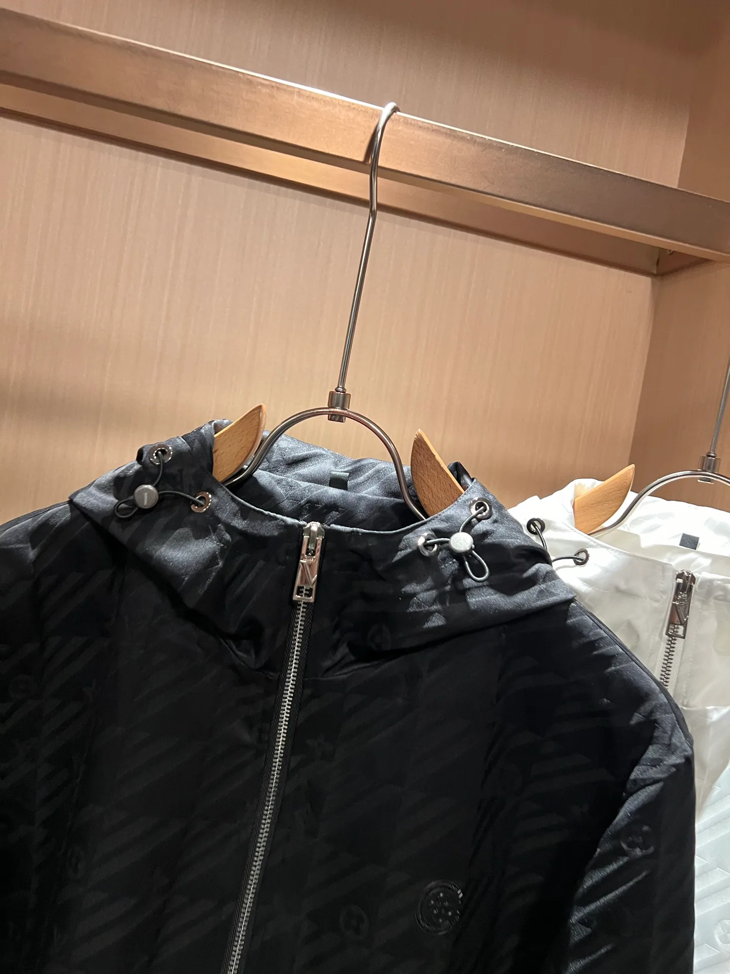 Куртки И Пуховики Мужские Louis Vuitton 18592742